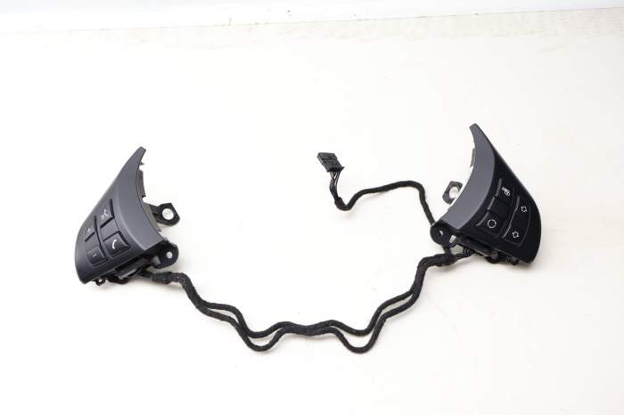 Steering Wheel Control Switch / Button Set 61319239909 main product photo