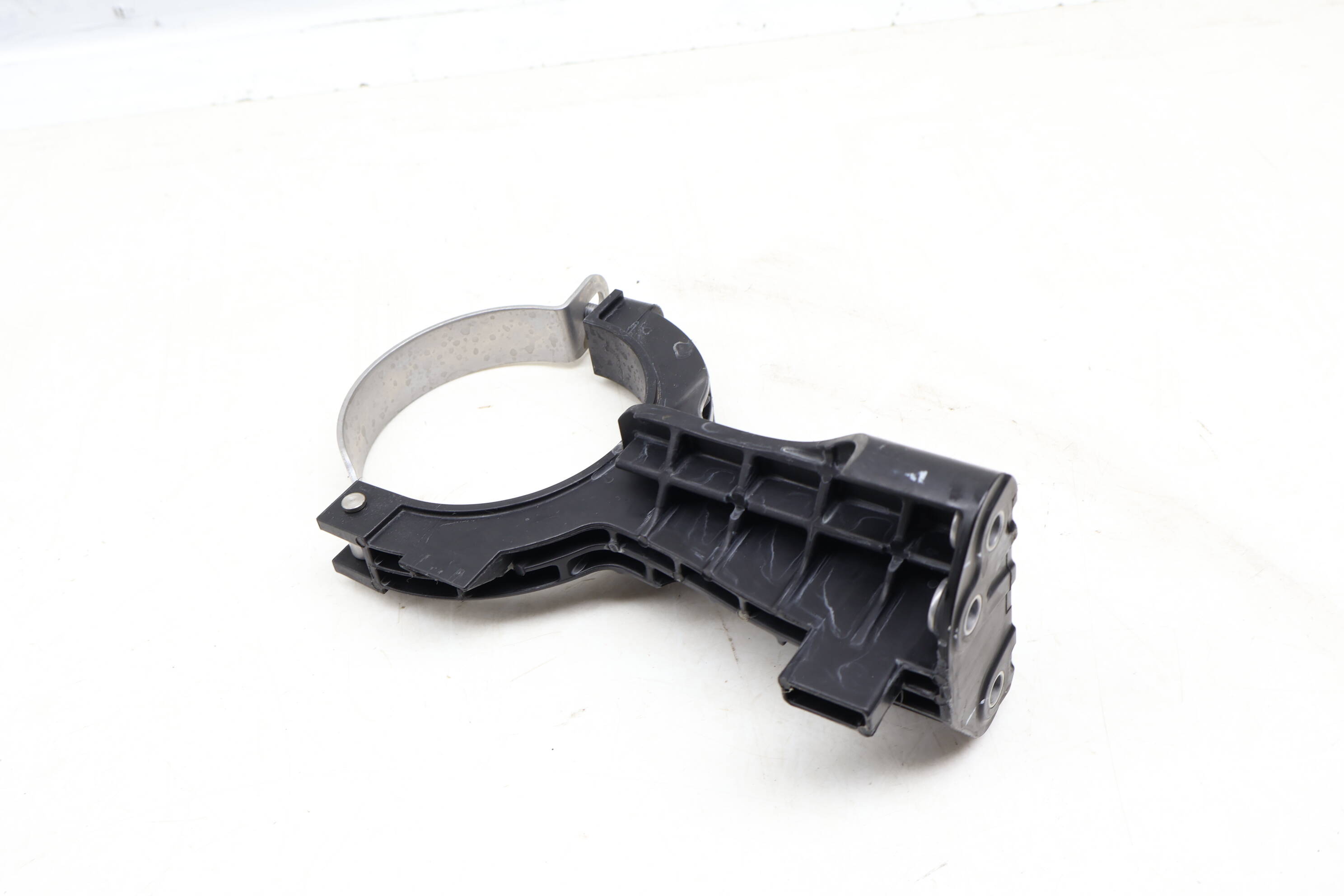 Auxiliary Coolant / Water Pump Bracket 11517935181