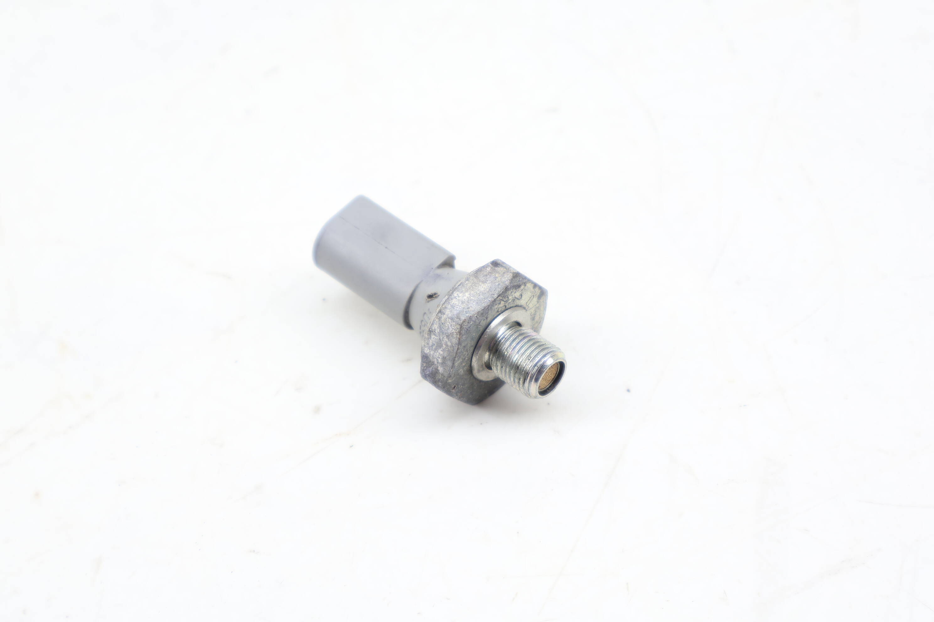 Engine Oil Pressure Sensor (1-Pin) 038919081P 95860608140