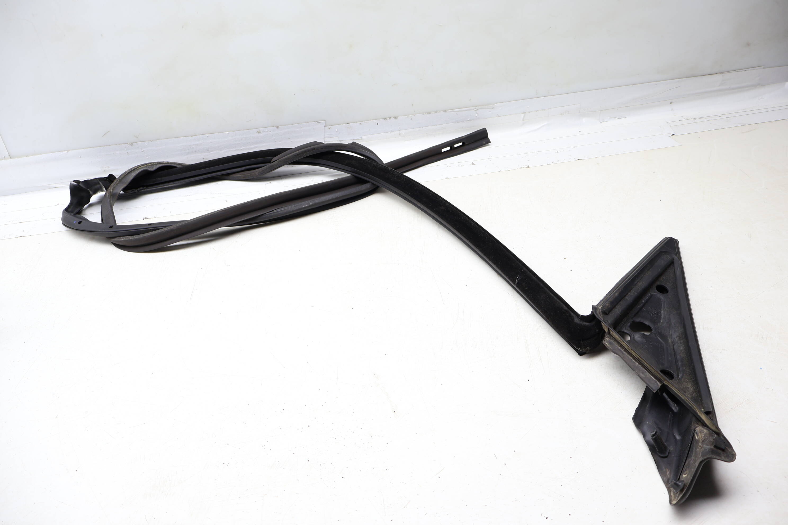 Door Seal / Gasket 99753753204