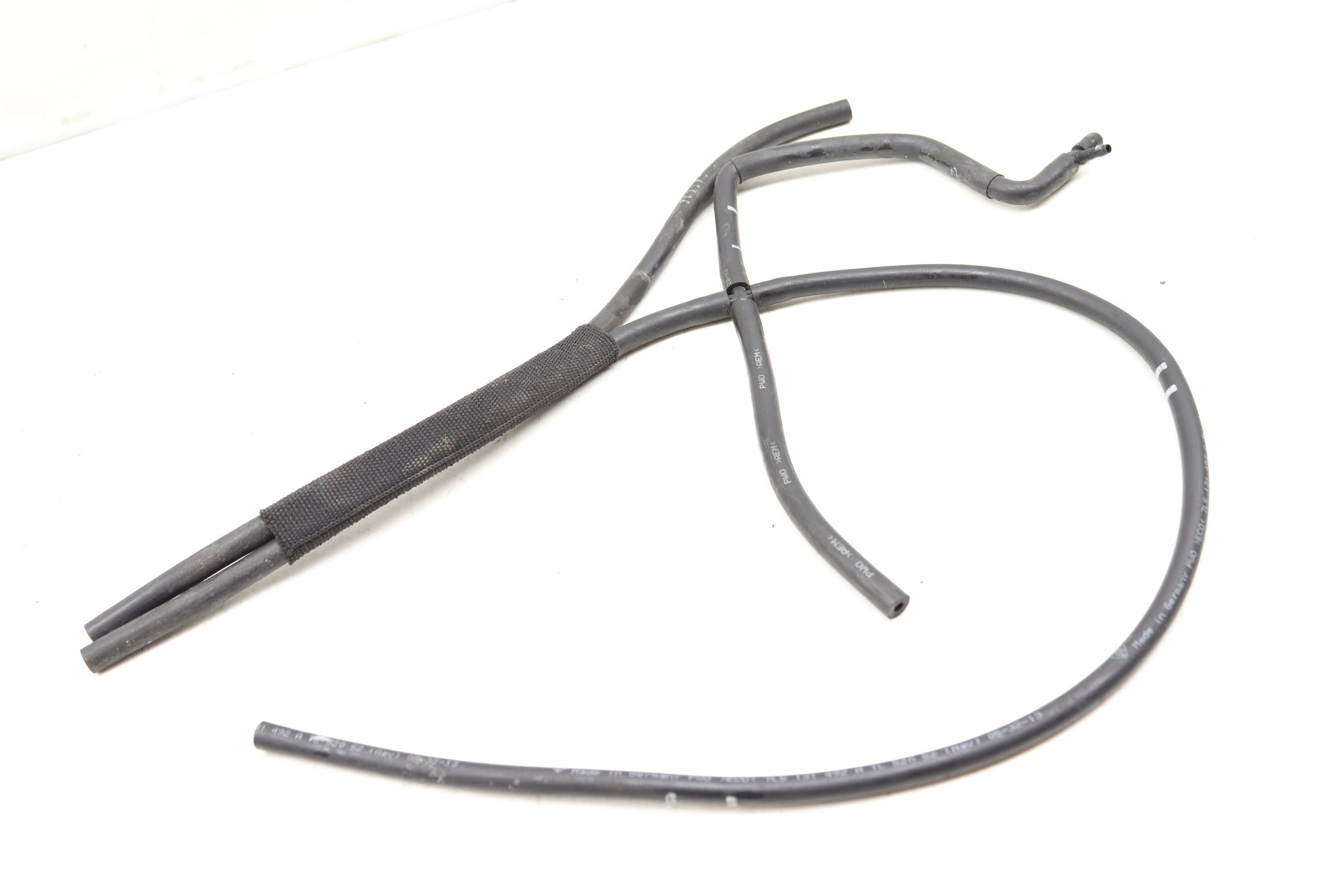 Vacuum Hose / Line Set 7P0133782 95811035110