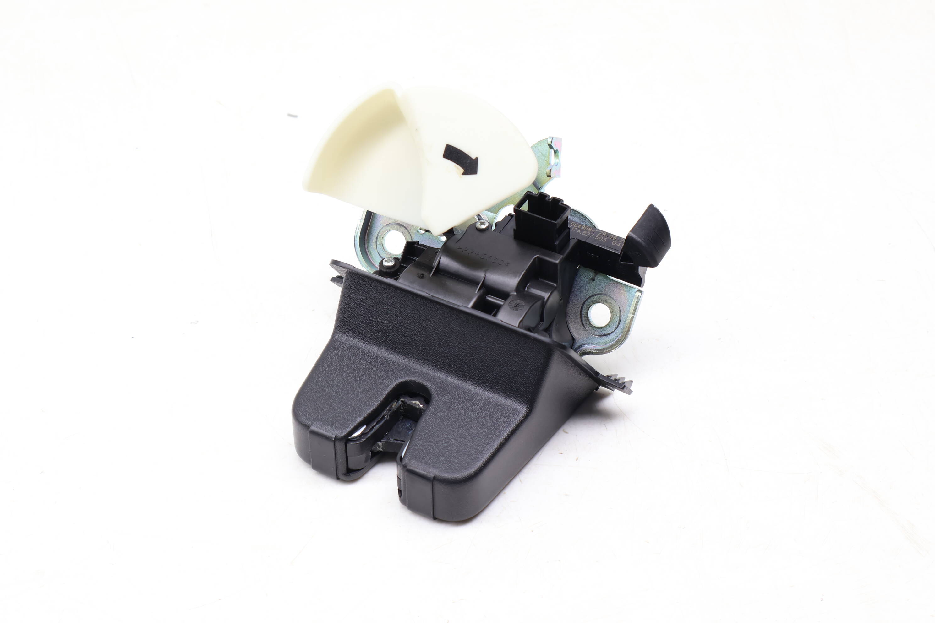 Trunk Hatch Lock / Latch 17A827505