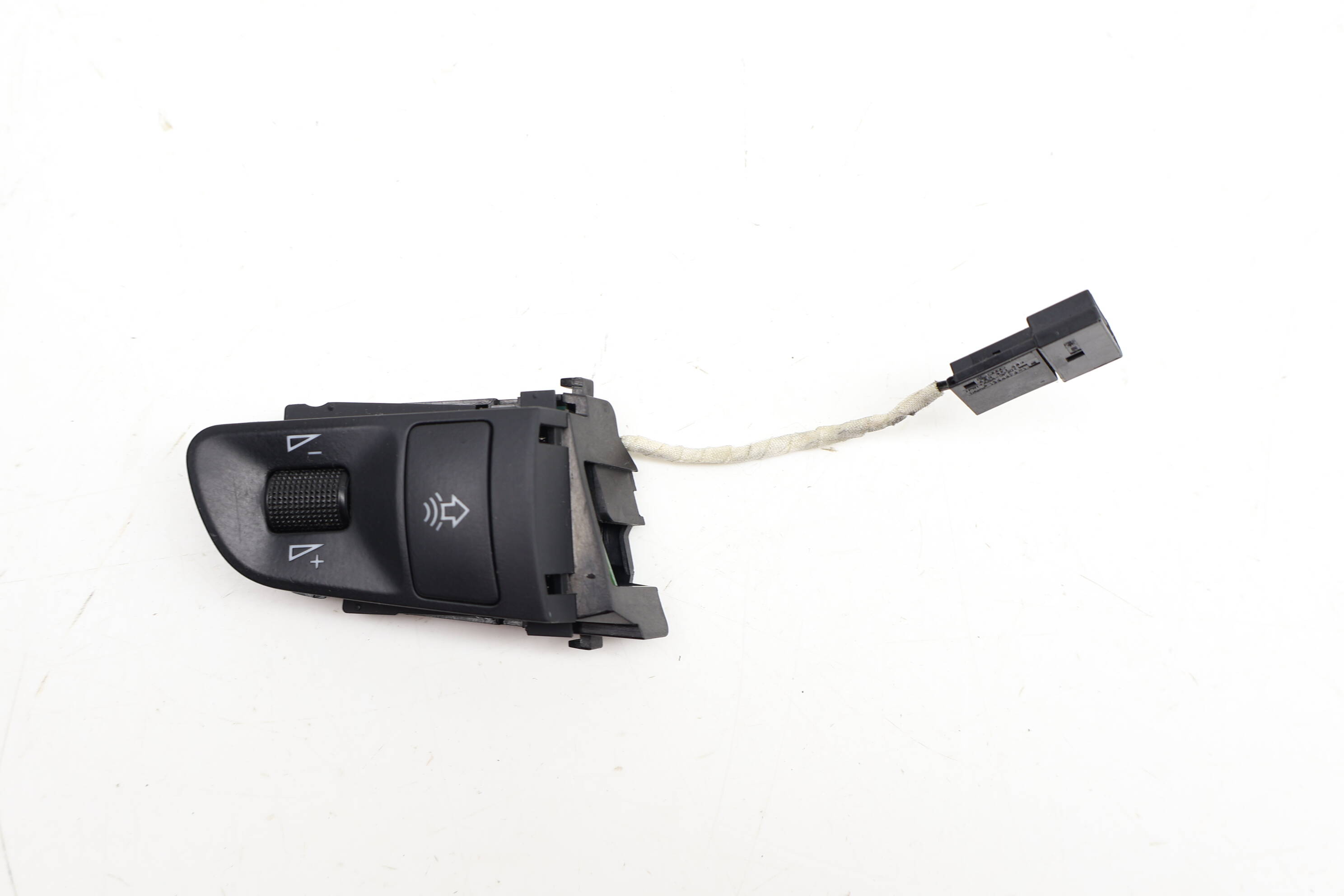 Steering Wheel Control Button / Switch 4F0951527A