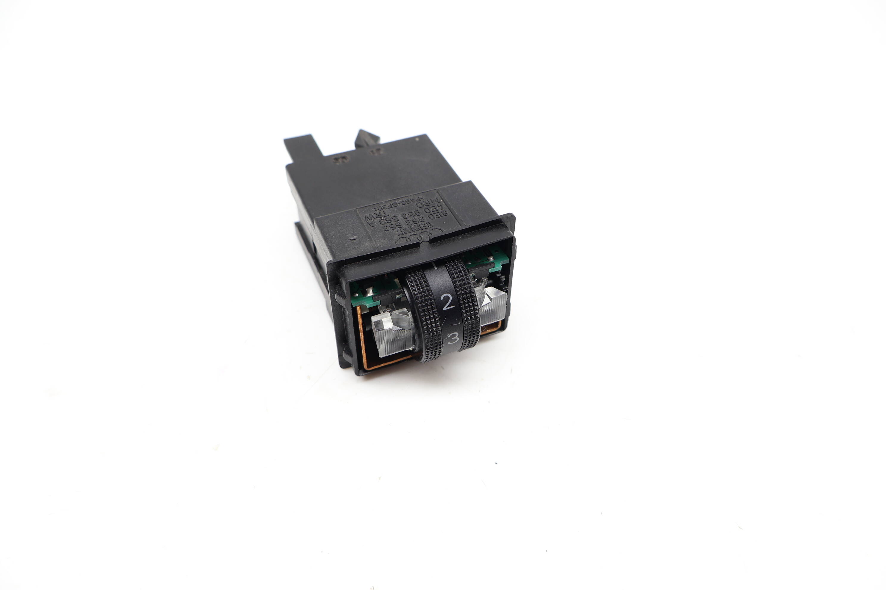 Heated Seat Switch / Dial 8E0963563