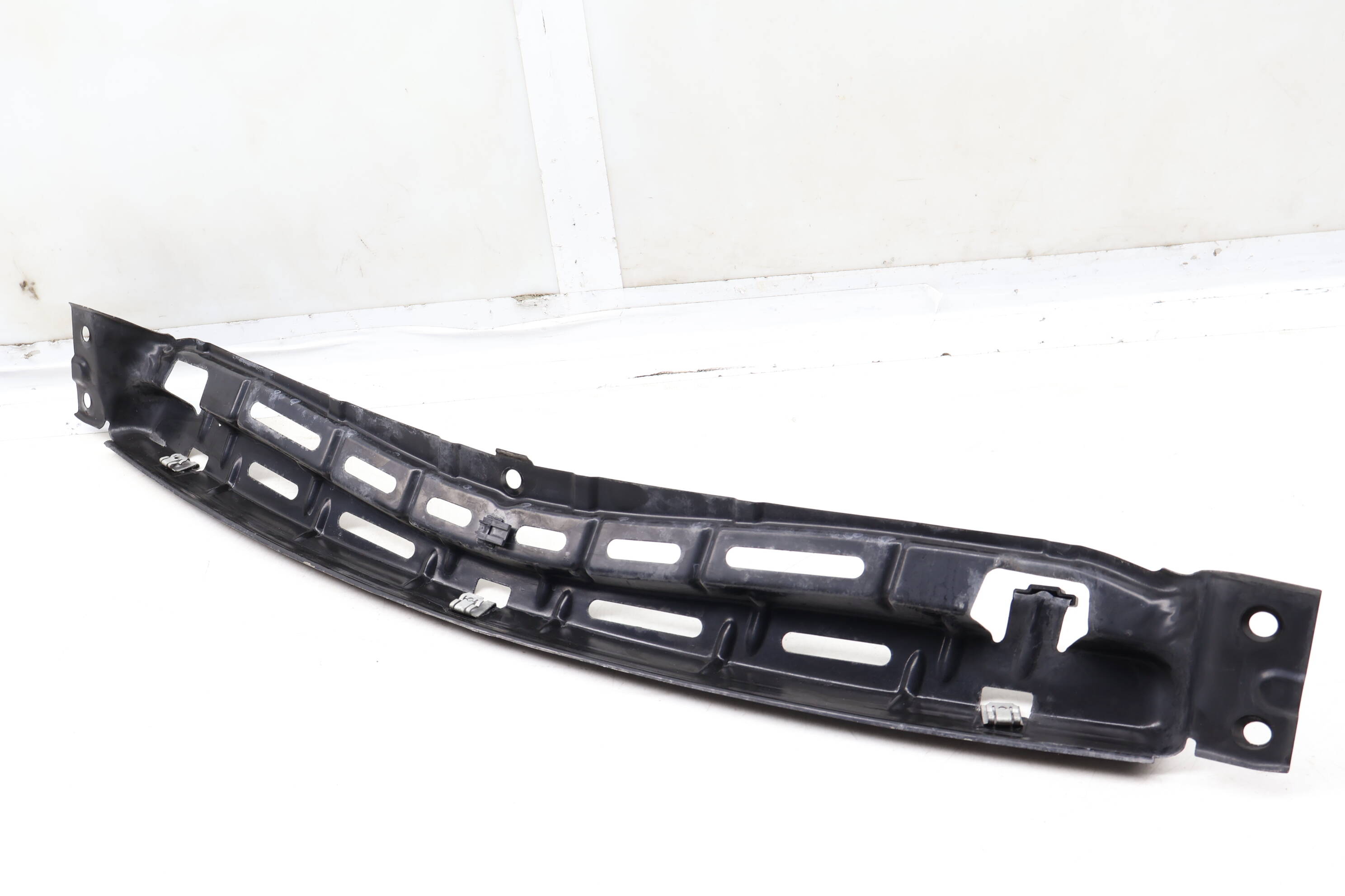 Center Bumper Mount / Bracket 98650564100