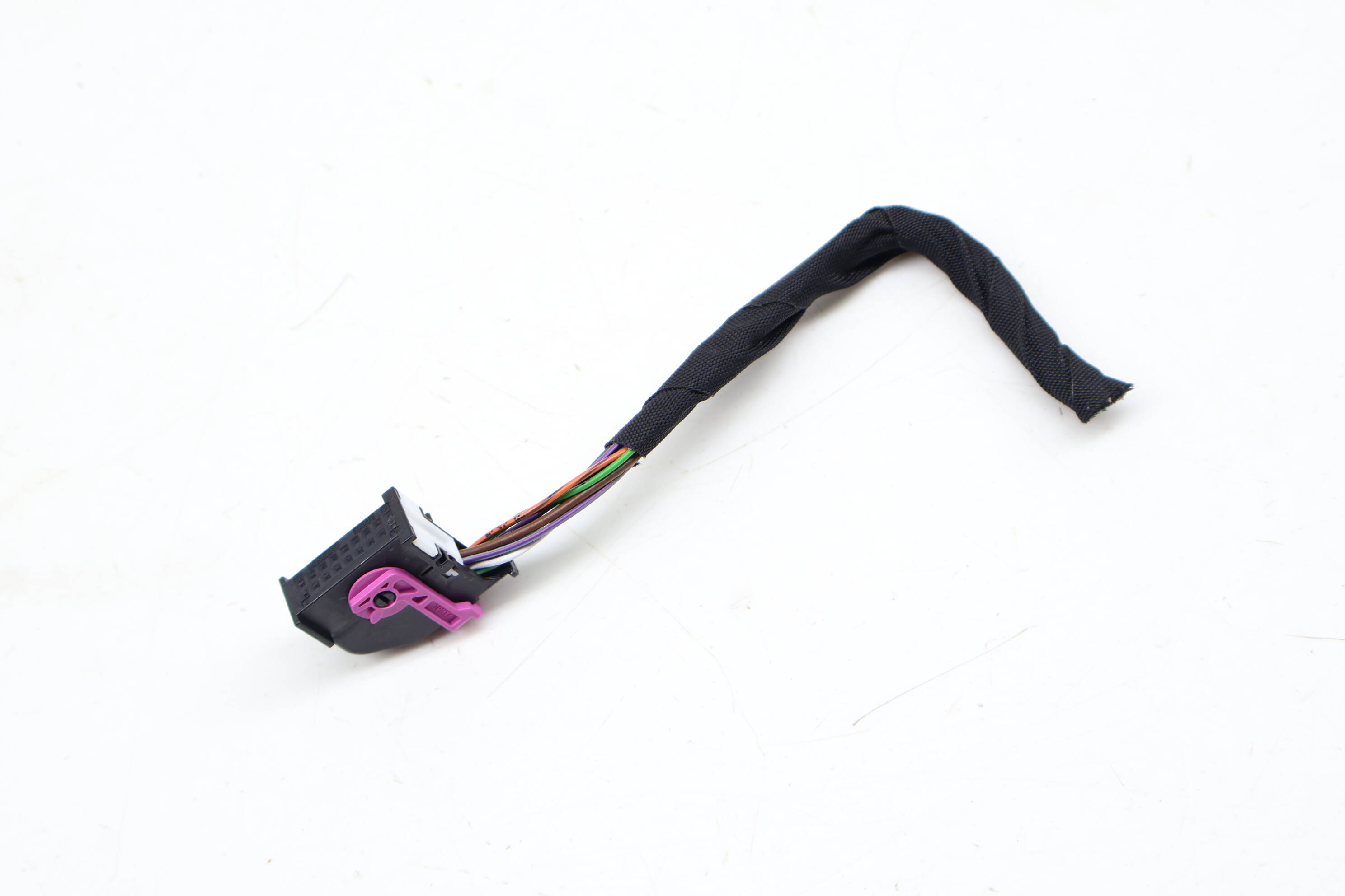 Instrument Cluster Wiring Connector / Pigtail (18-Pin) 5Q0972718A