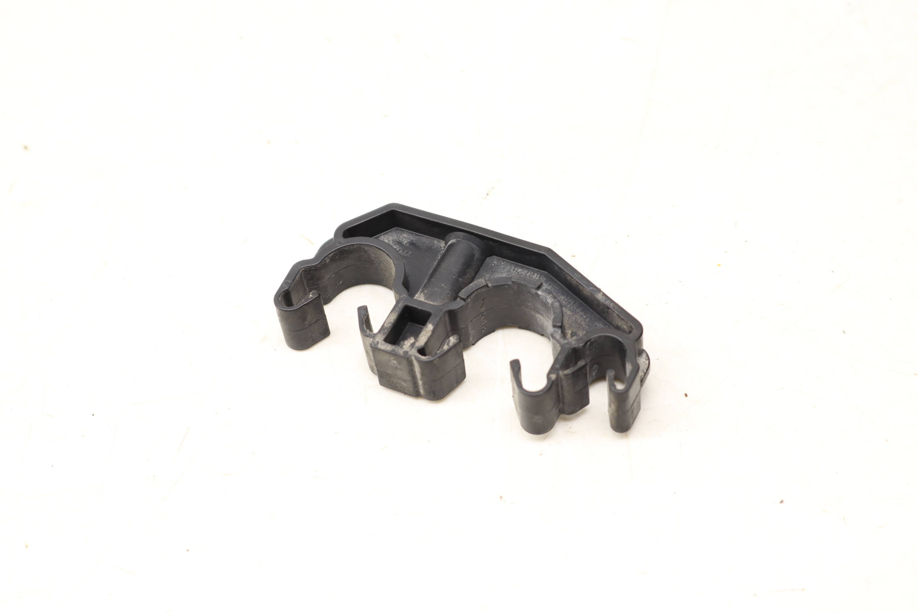 Evap / Vent / Breather Hose Bracket / Clip 1Q0201449