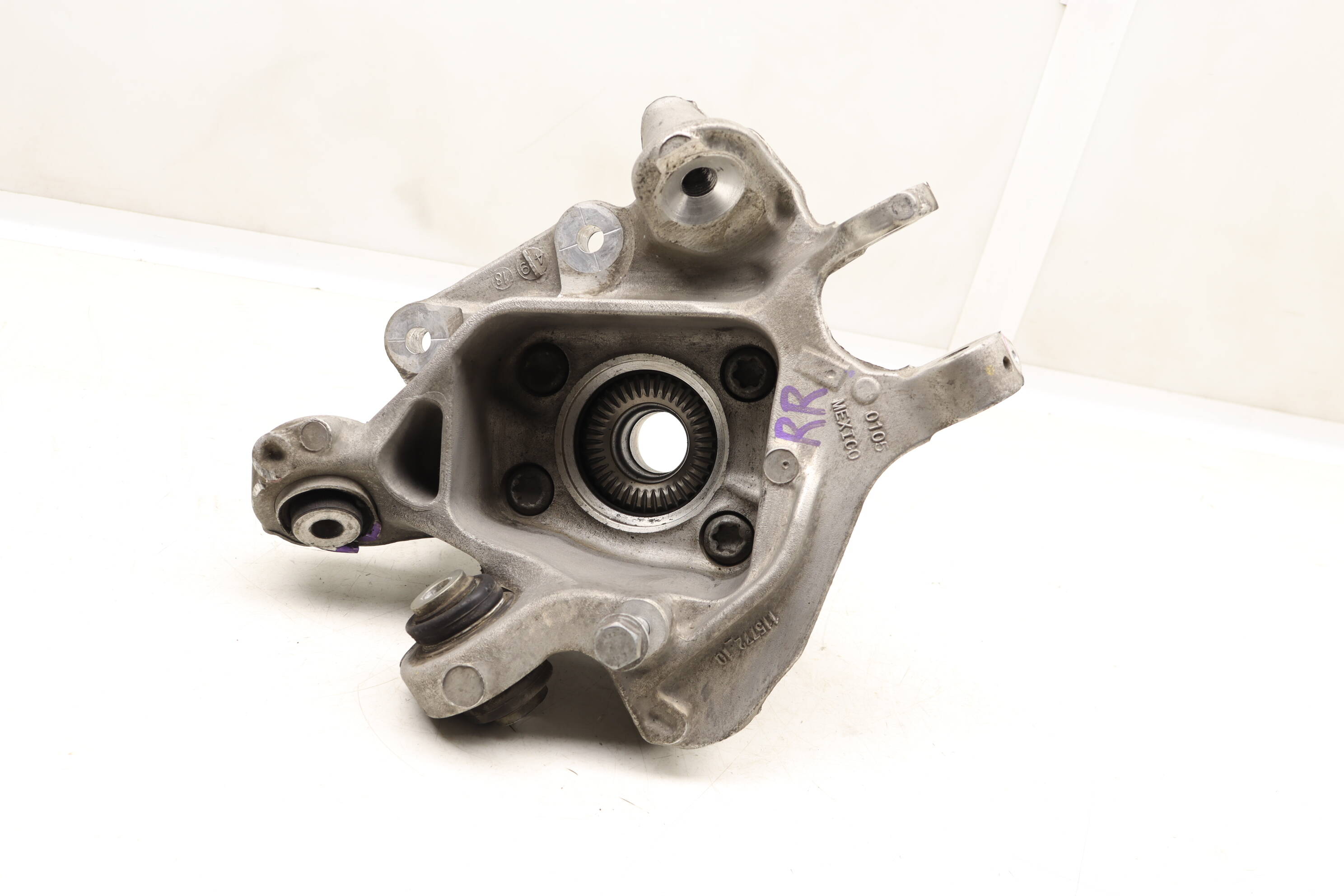 BMW Rear Right Spindle Knuckle W/ Wheel Bearing (X4) 33306879750 