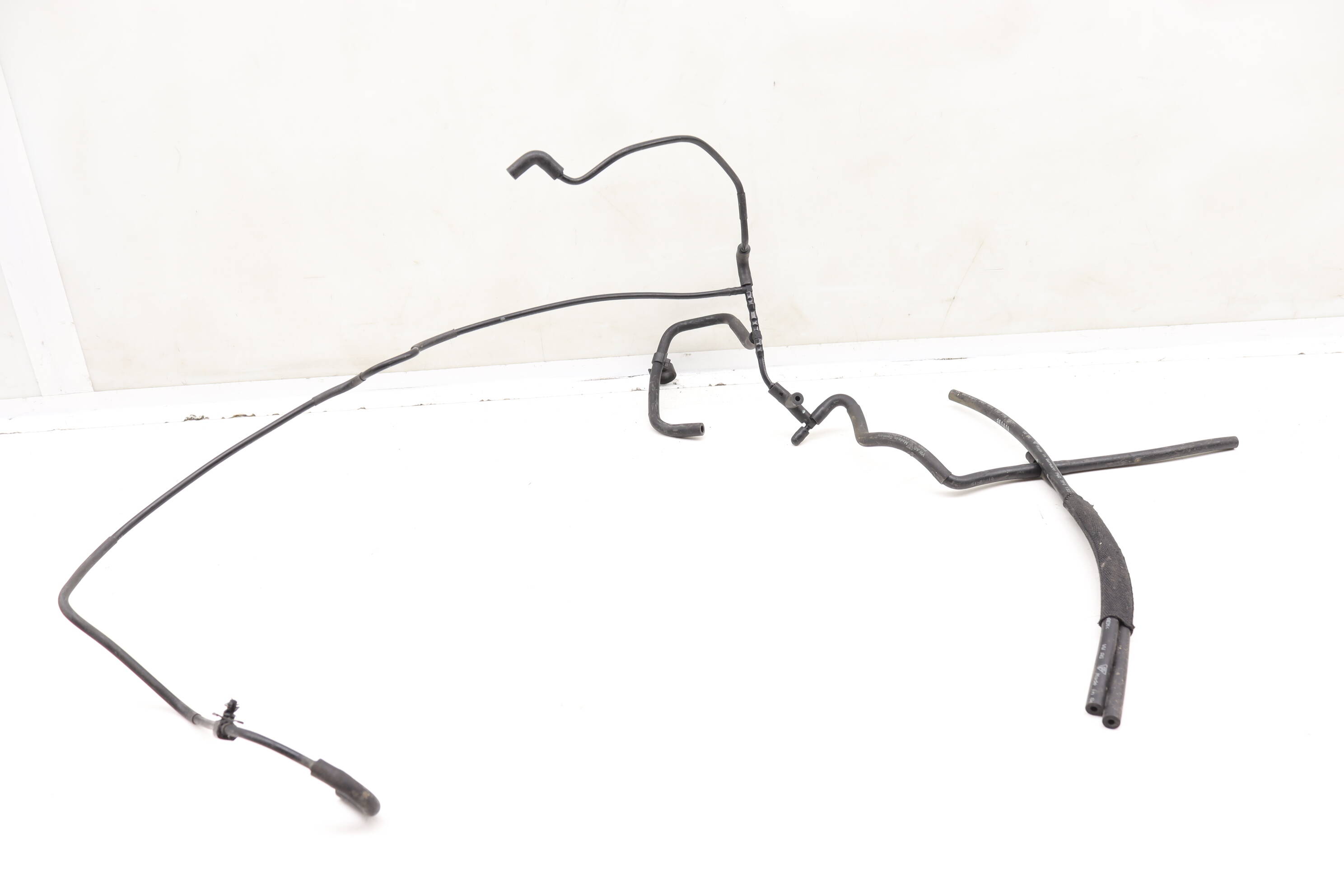 Intake Vacuum Hose / Line Set 7P0133798C