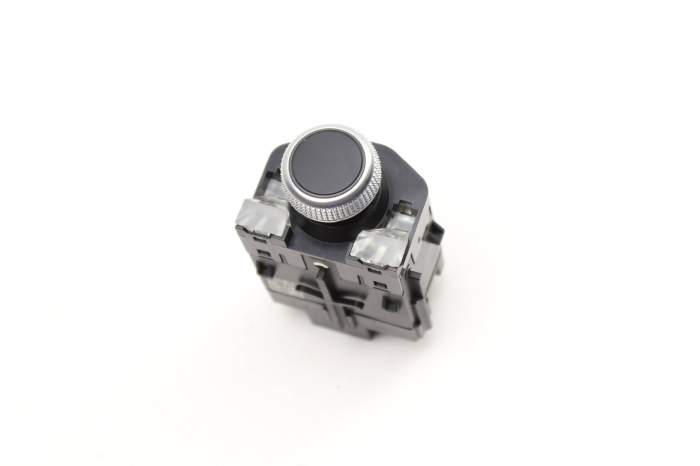Volume Control Switch / Button 83B919600C main product photo