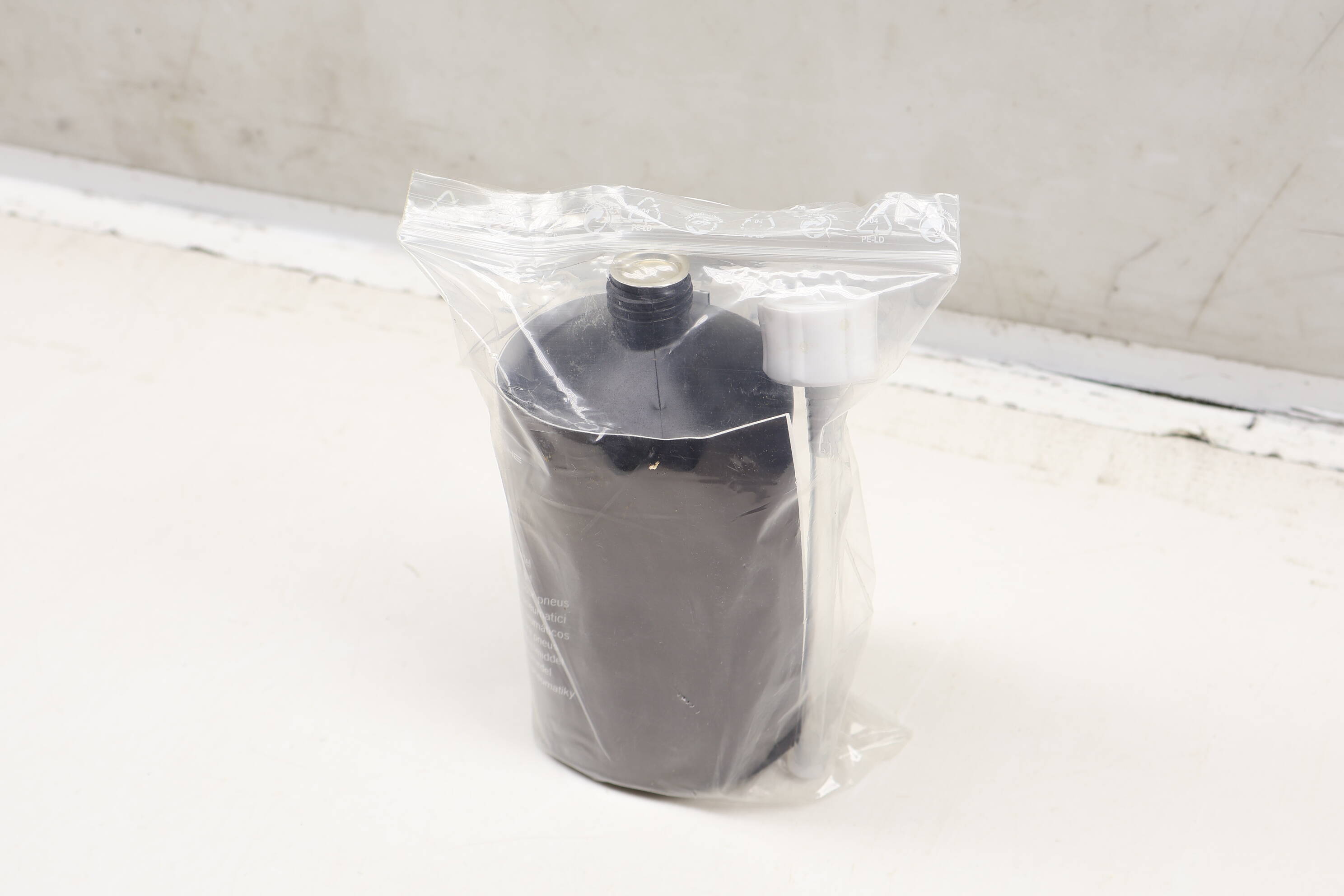 Flat Tire Sealant Canister 7L5012619 95572263100