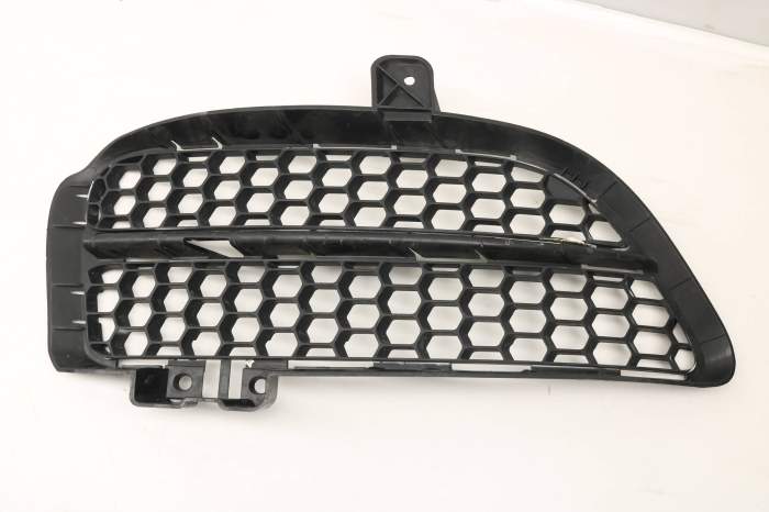 Lower Bumper Grille 7L6853666B main product photo