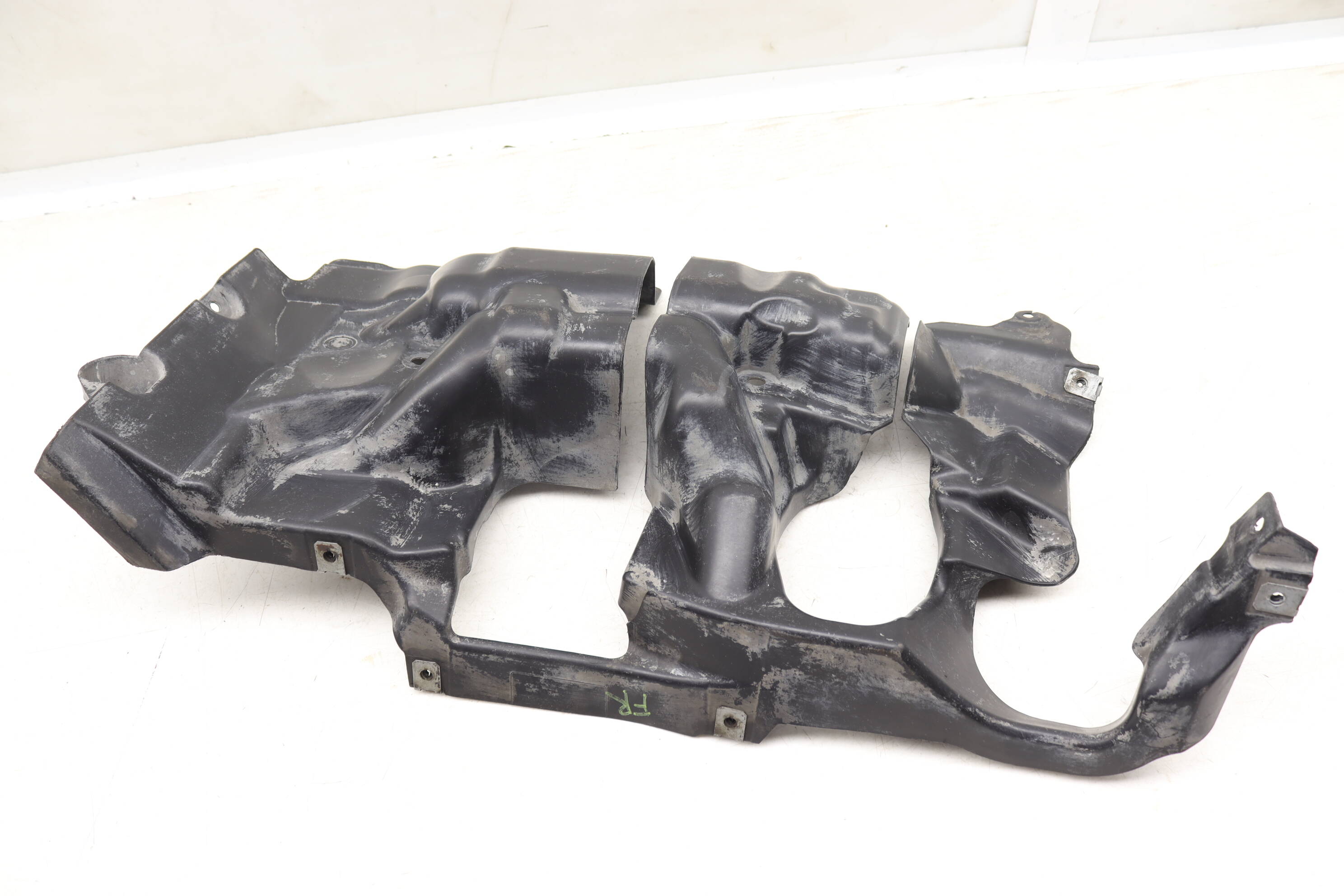 Steering Rack / Gear Cover 51757185170