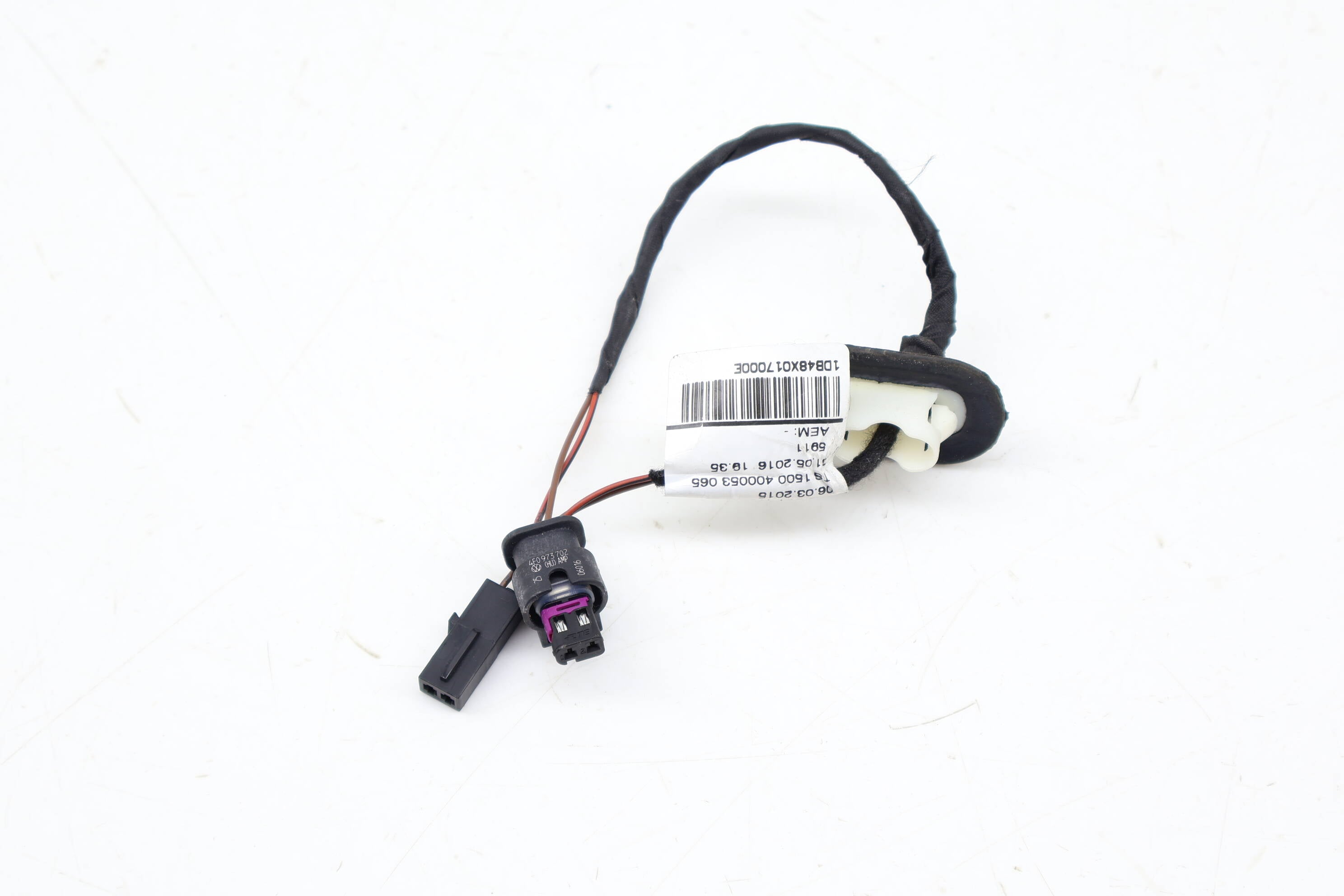 Center Third Brake Light Wiring Harness / Connector 8X0971170
