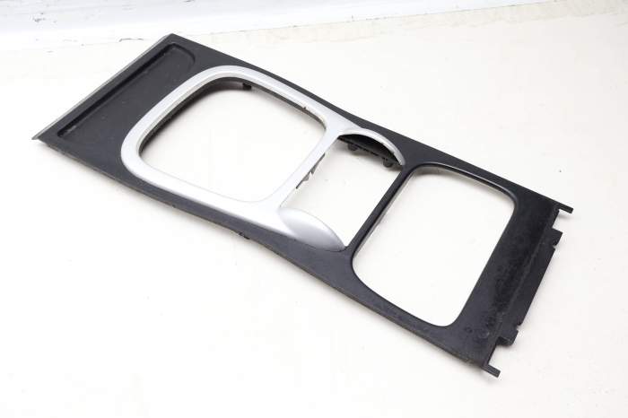 Center Console Trim / Panel 7L5864299 main product photo