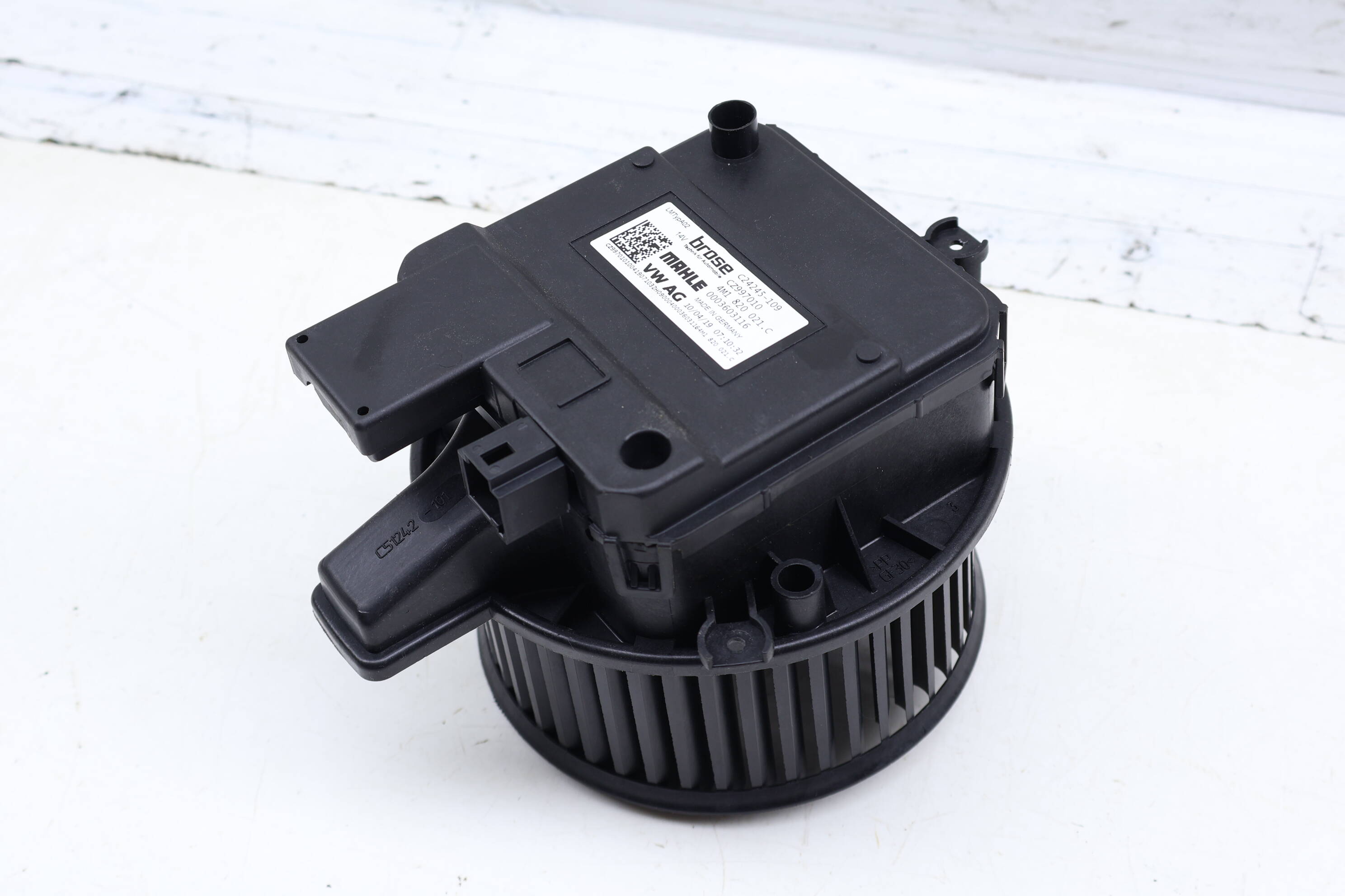 Blower Motor / Fan 4M1820021C PAB820021A