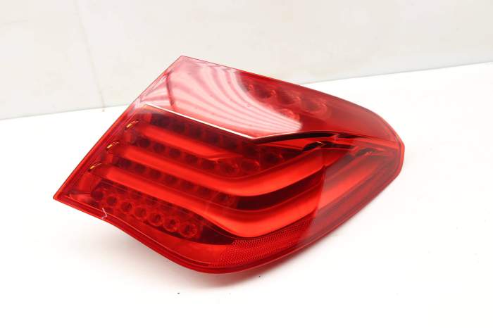 Outer Tail Light / Lamp 63217182202 main product photo