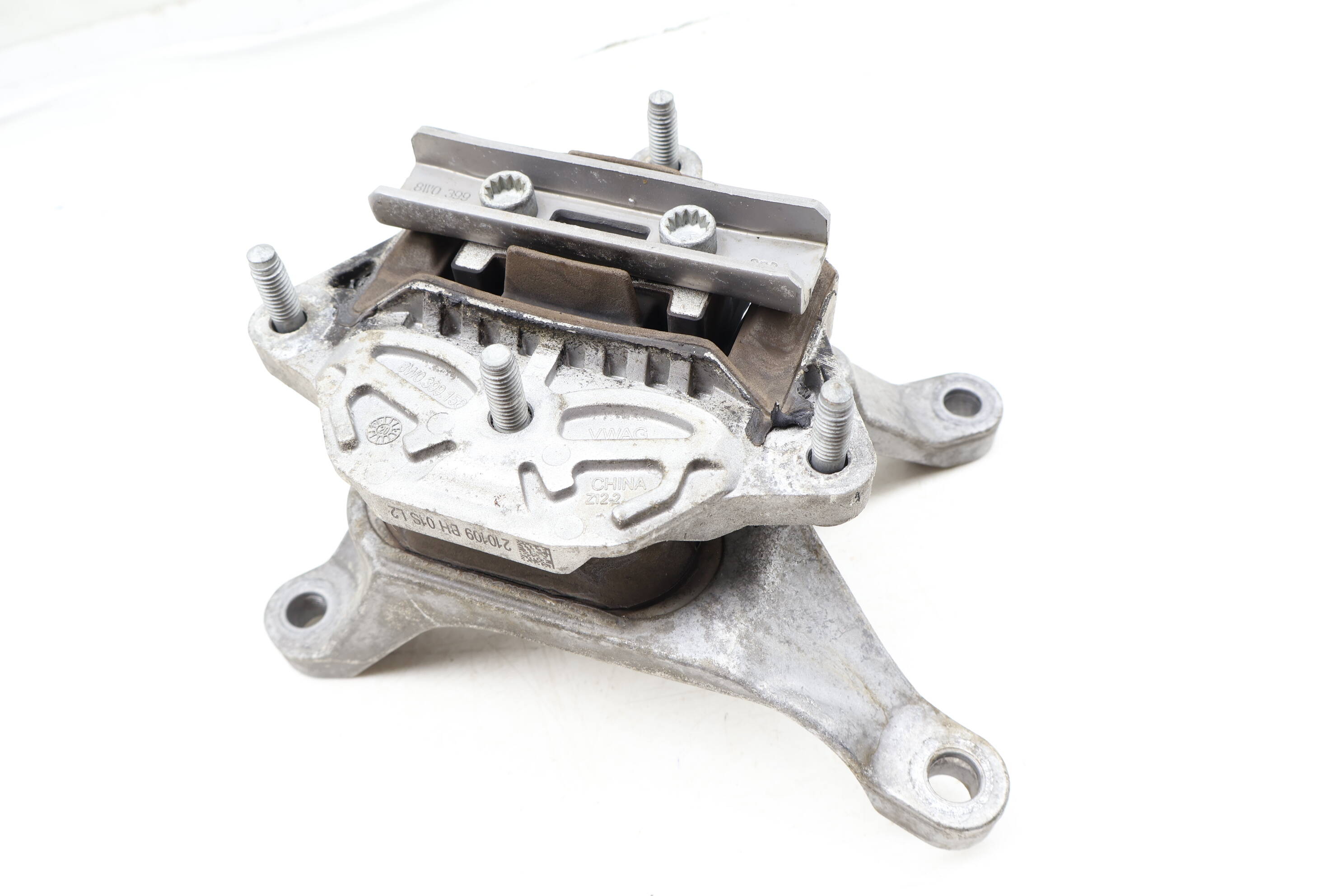 Transmission Mount / Bracket 8W0399118C