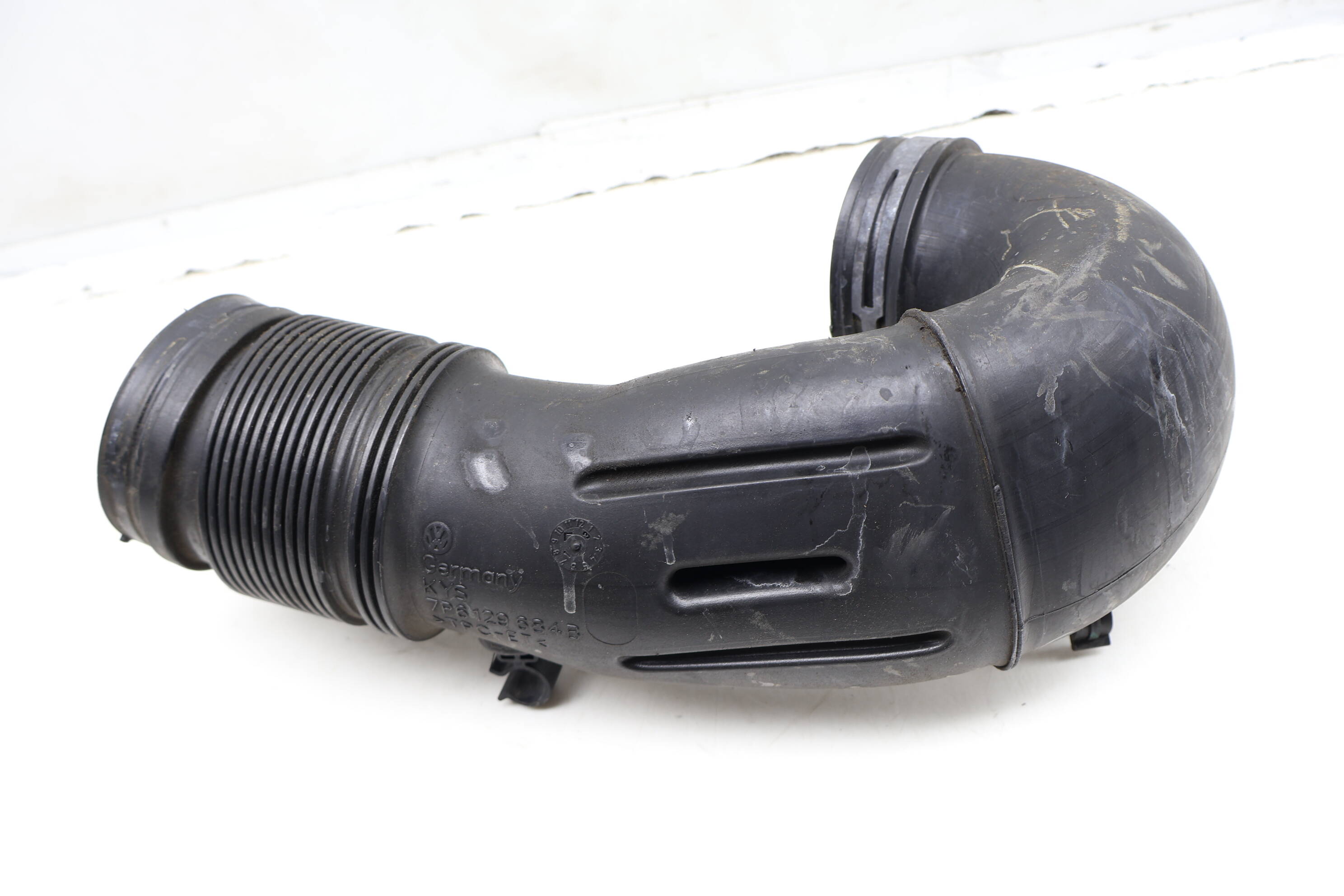 Air Intake Hose / Tube 7P6129684B