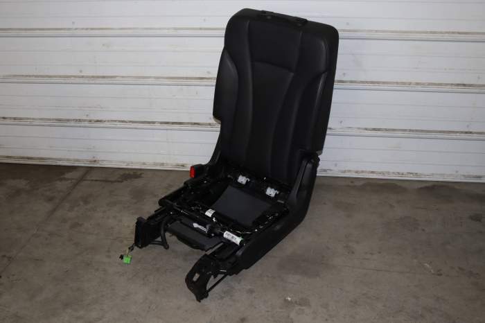 Seat Assembly (2Nd Row) 4M0883107A main product photo