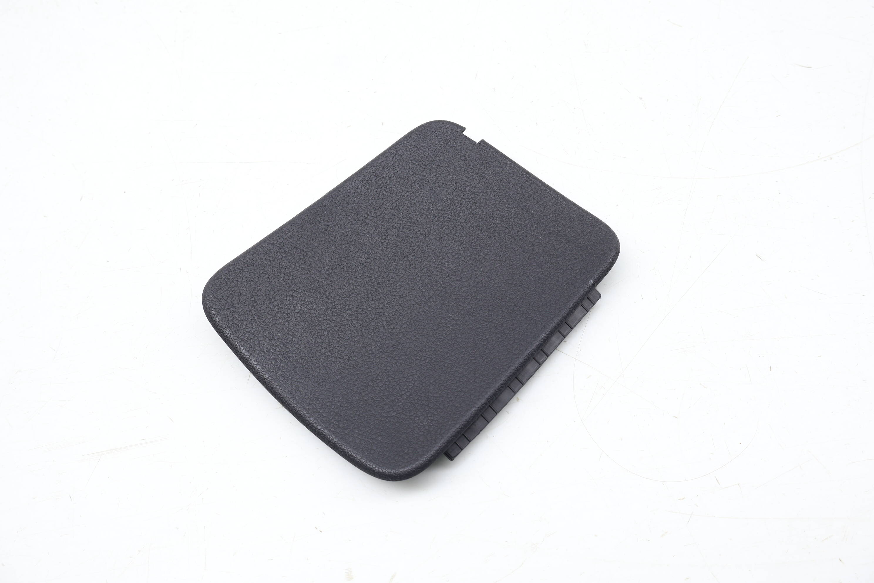 Trunk Hatch Tail Light Cover / Panel 4L0867657