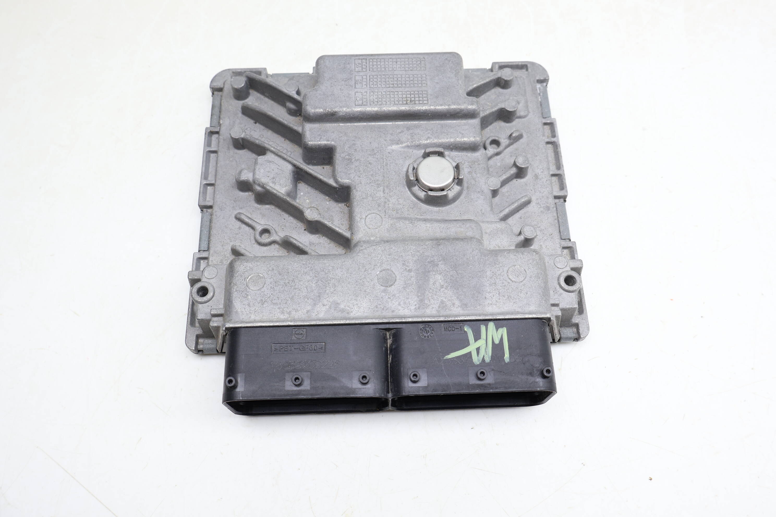 Ecu / Ecm / Engine Control Module 06L907425C