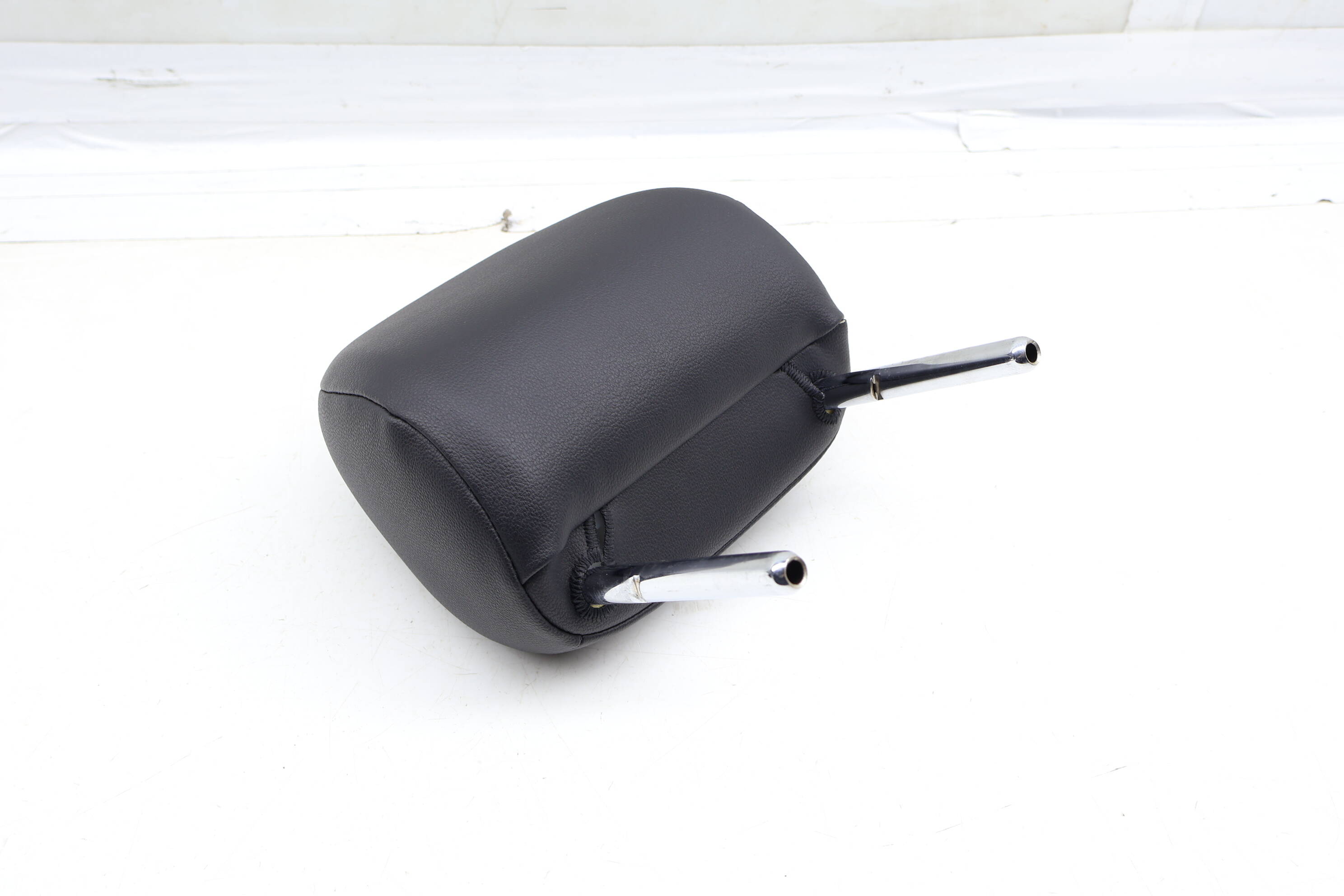 Seat Headrest / Head Rest 5GM885901F