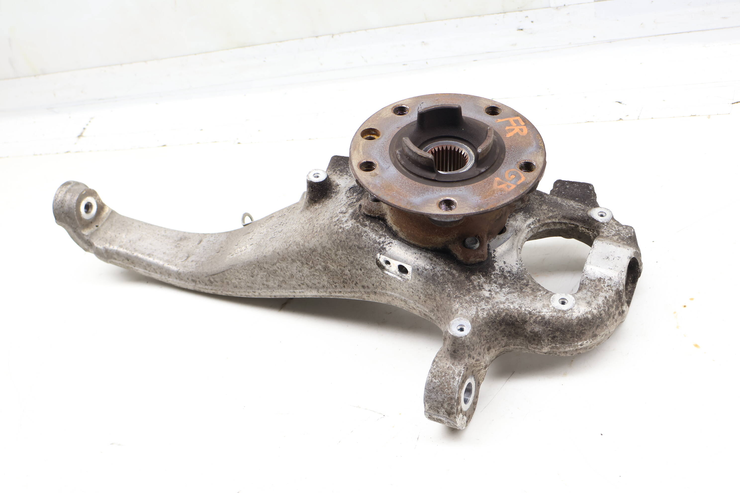 Spindle Knuckle W/ Wheel Bearing 7P0407246A 95834115600