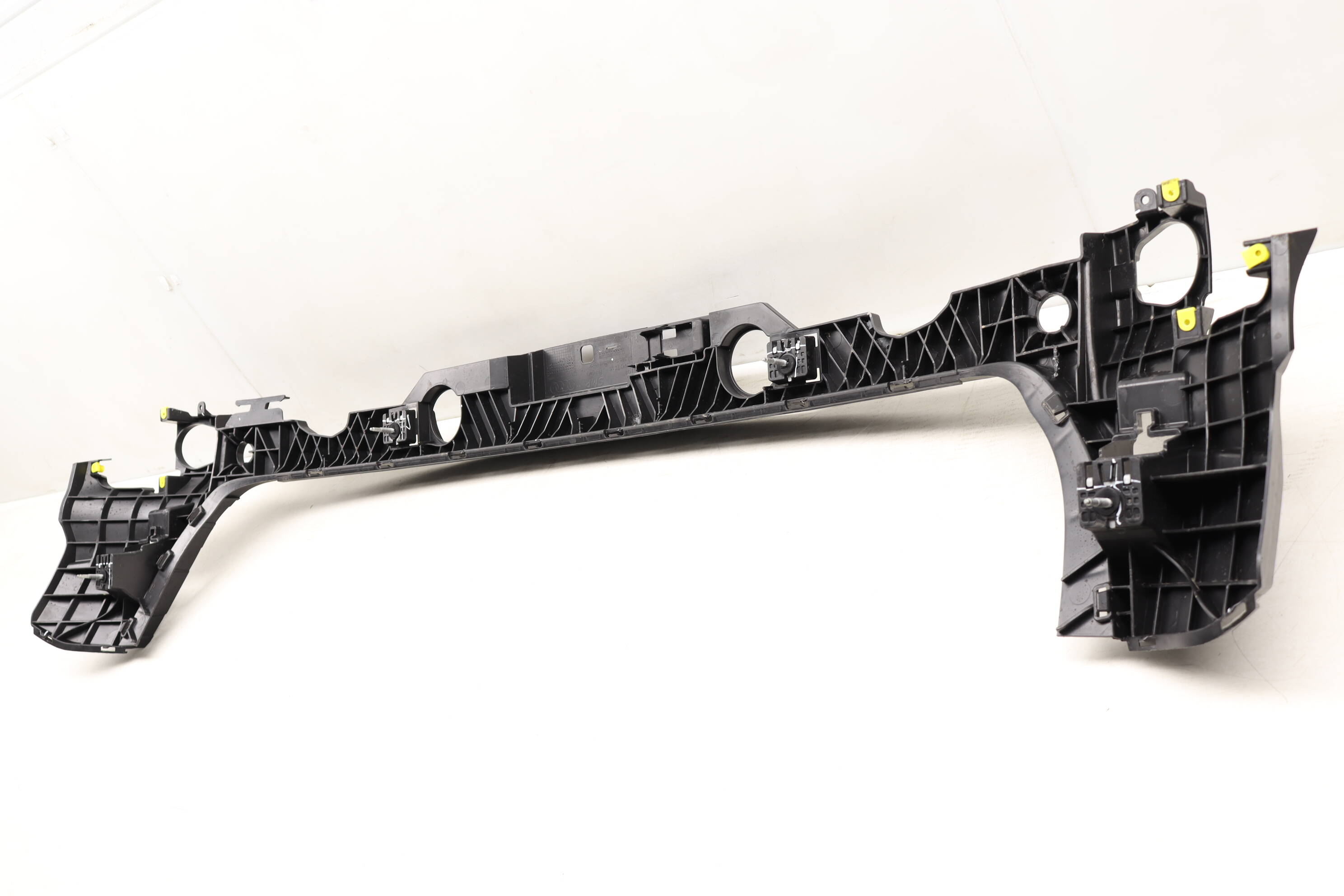 Audi Rear Bumper Mount Bracket (Center) (Q3) 83A807385