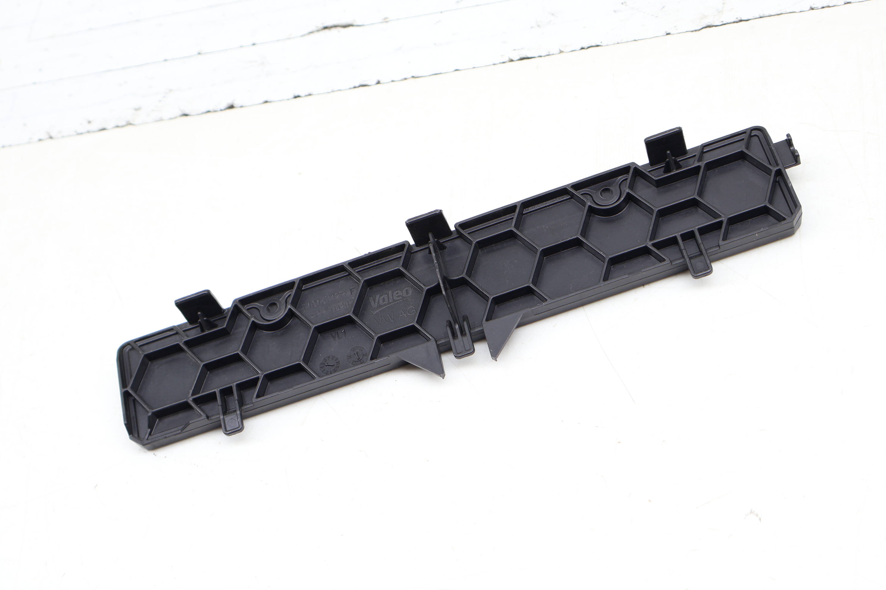 Cabin Air Filter Cover 5Q0819422A
