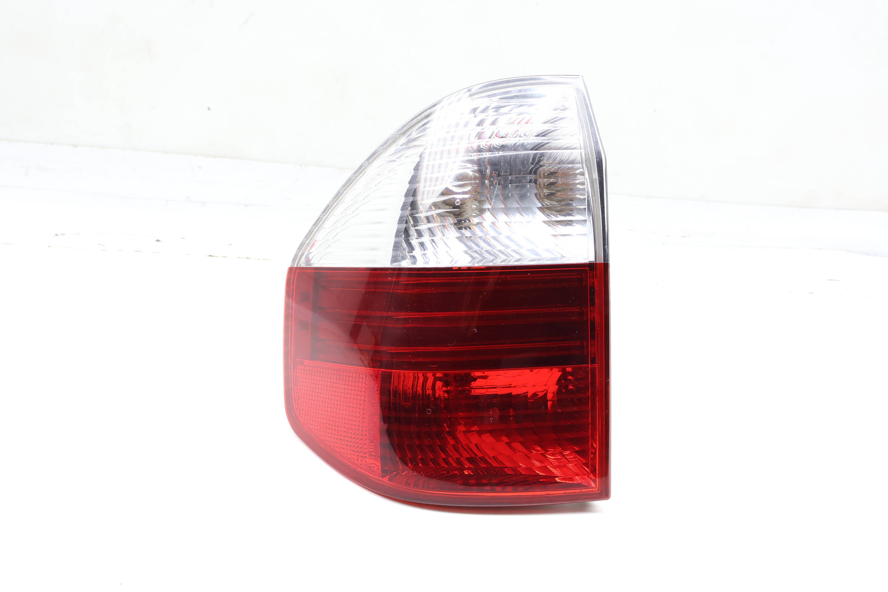 Led Tail Light / Lamp (Outer) 63217162211
