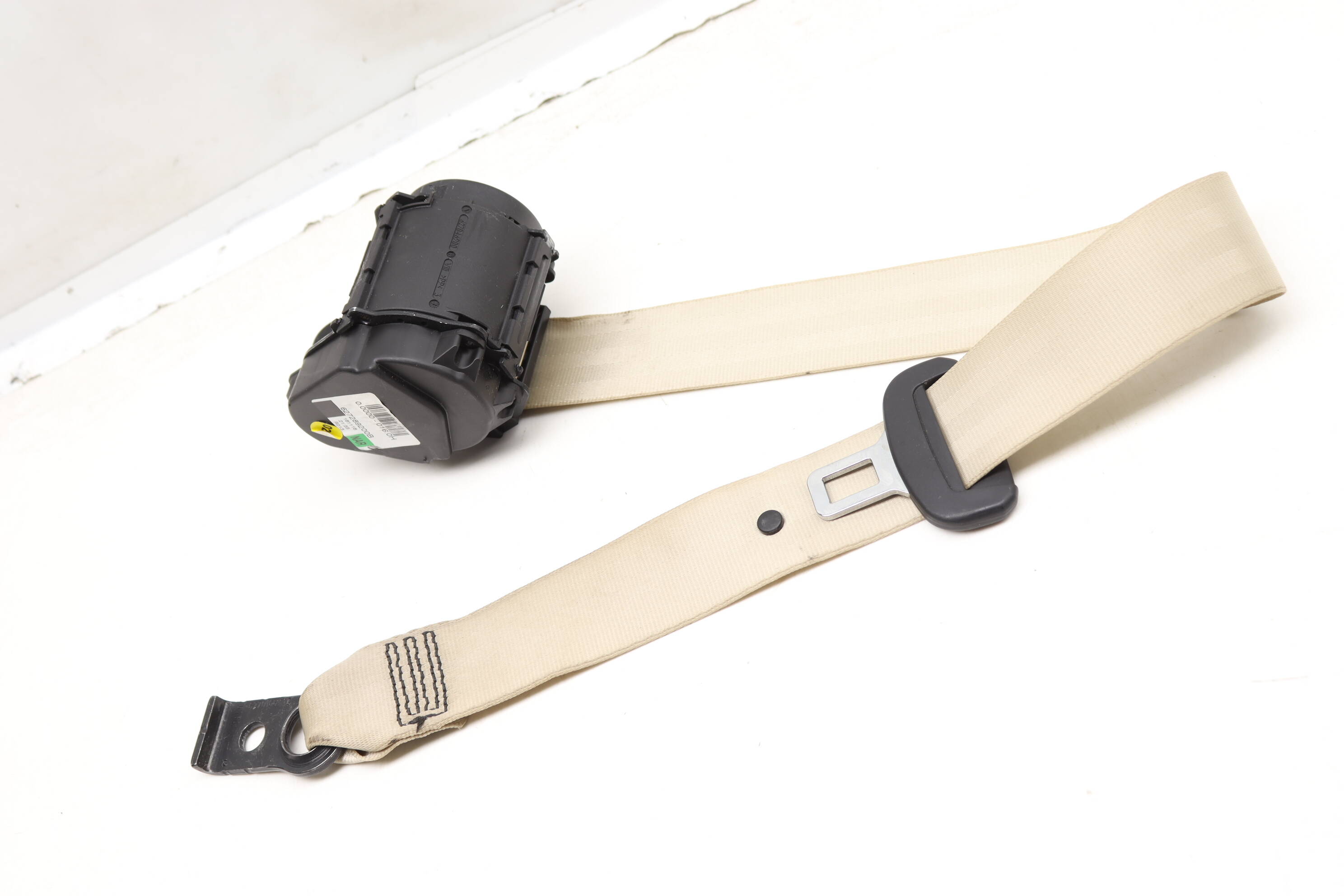 Center 2Nd Row Seat Belt Retractor 4M0857807A