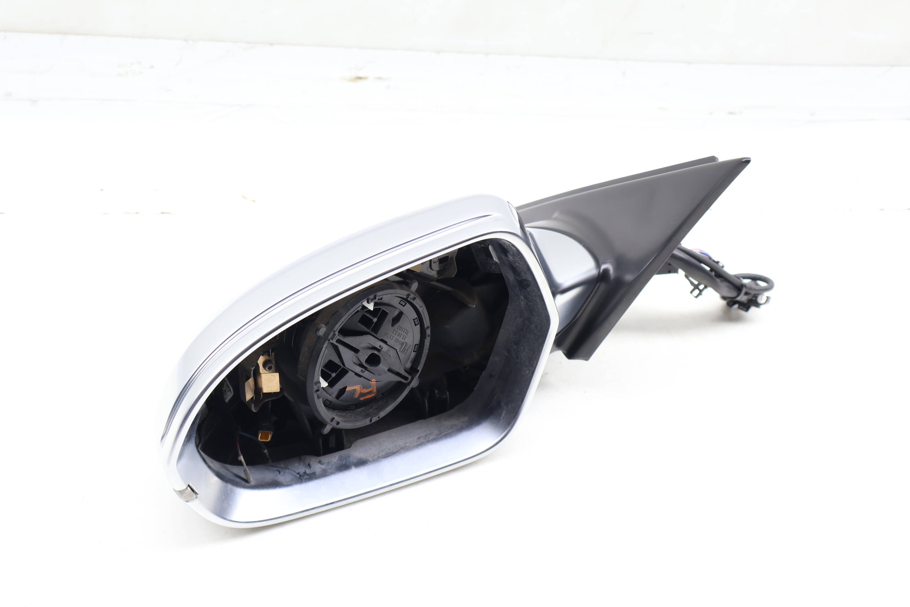 Side View Door Mirror W/ Blind Spot Indicator & Camera 4G1857409AL