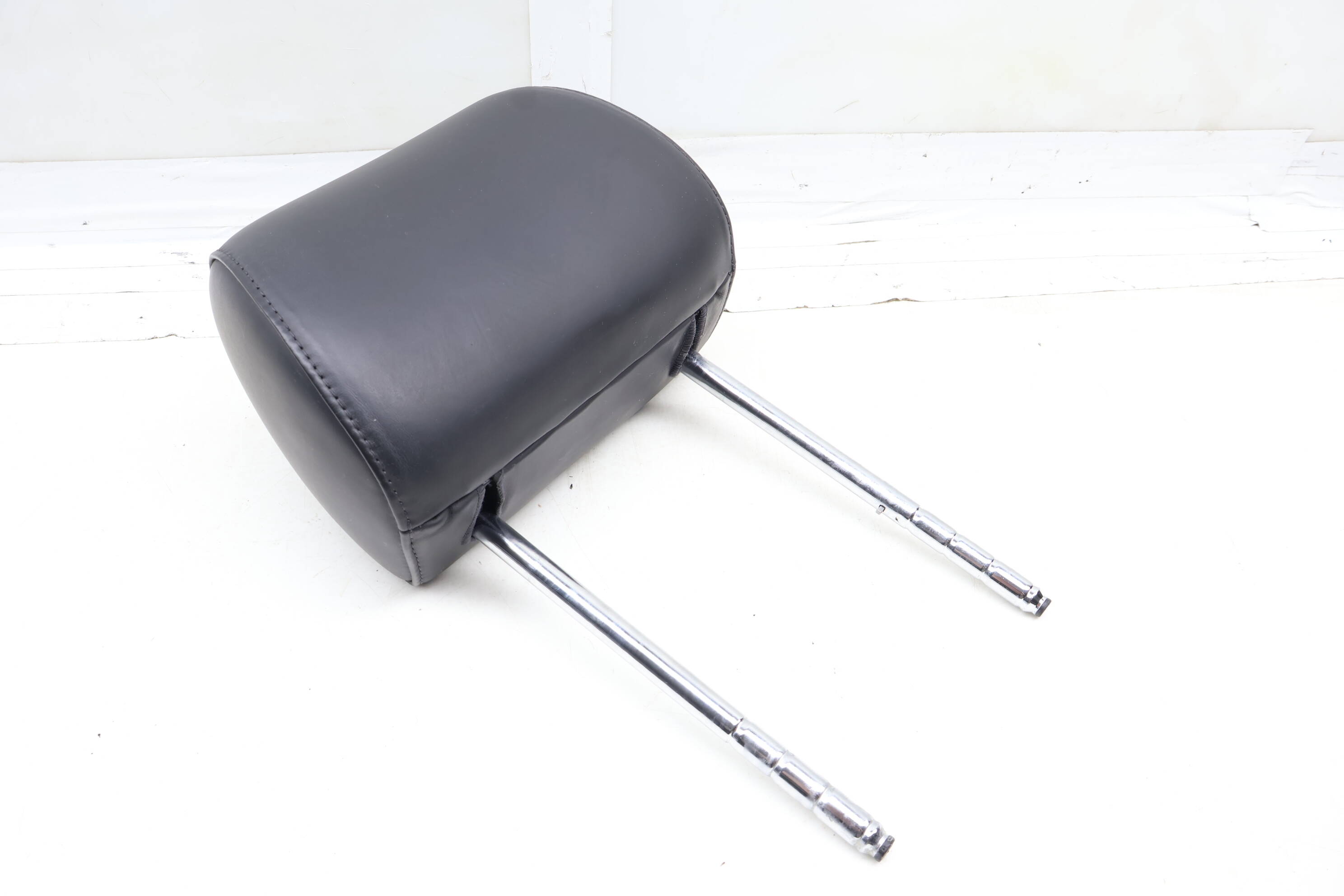 Headrest / Head Rest 8N0881901