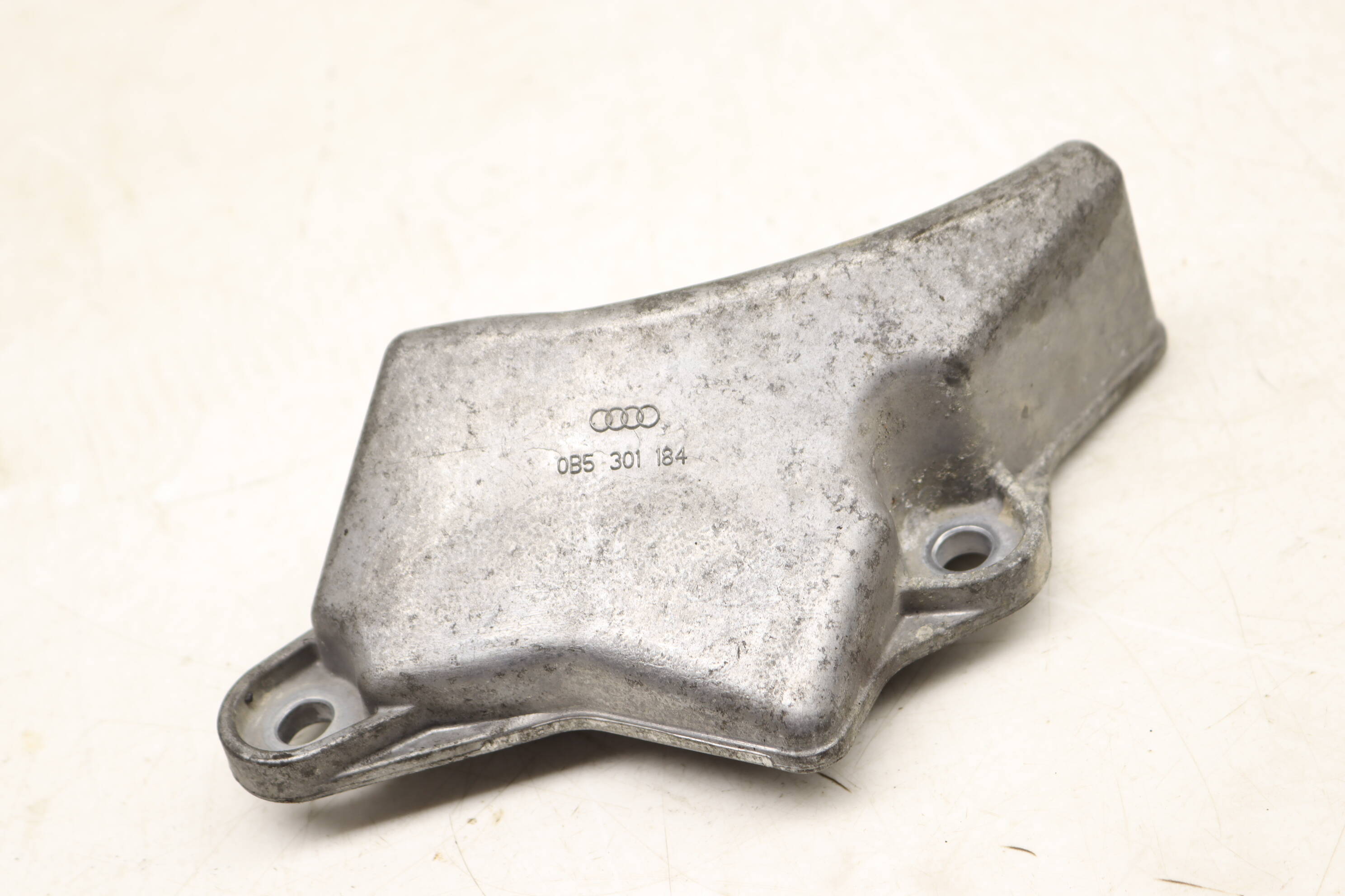 Transmission Mount Bracket / Cover 0B5301184