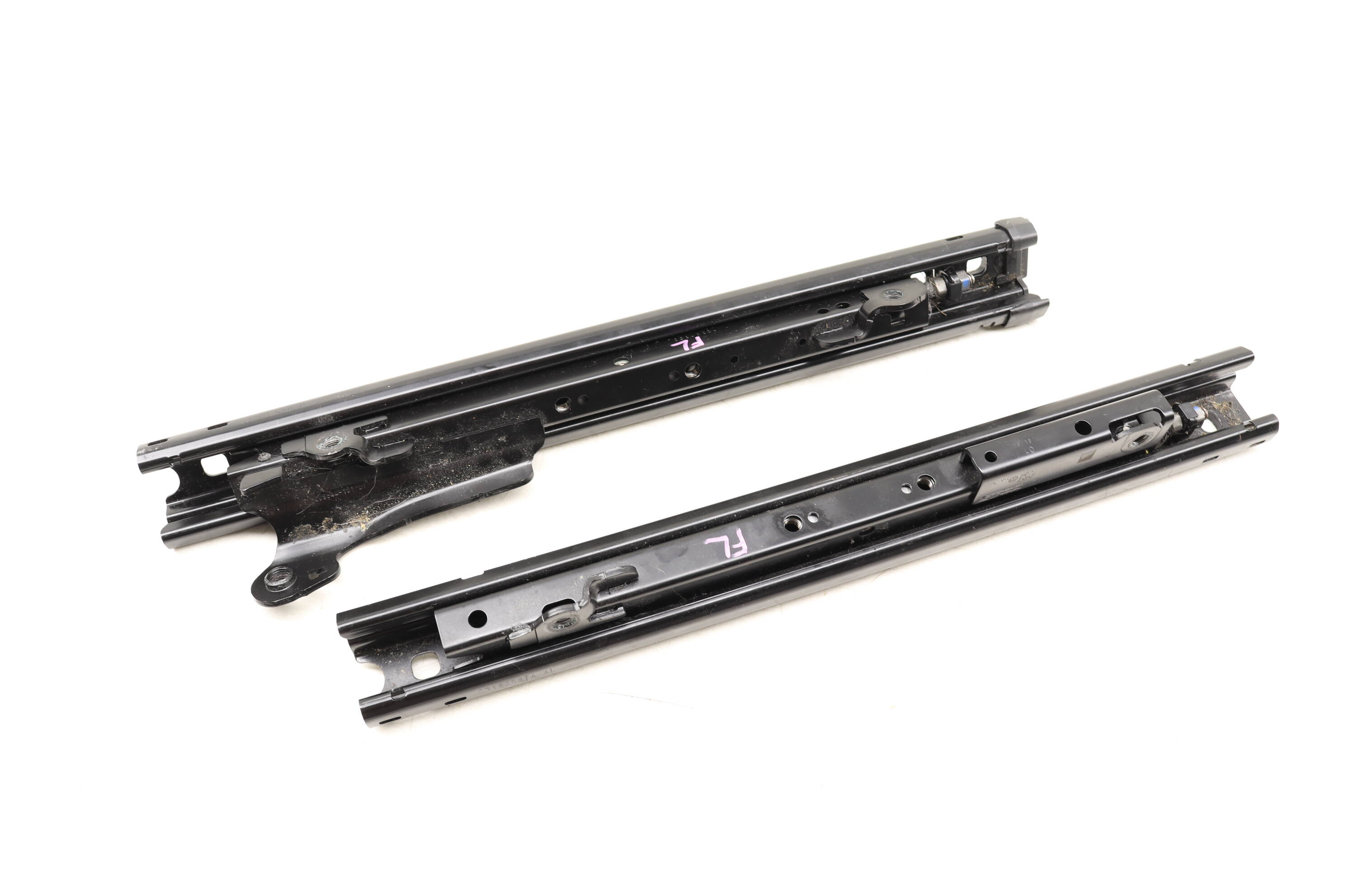 Seat Frame Rail 3Q0881183F