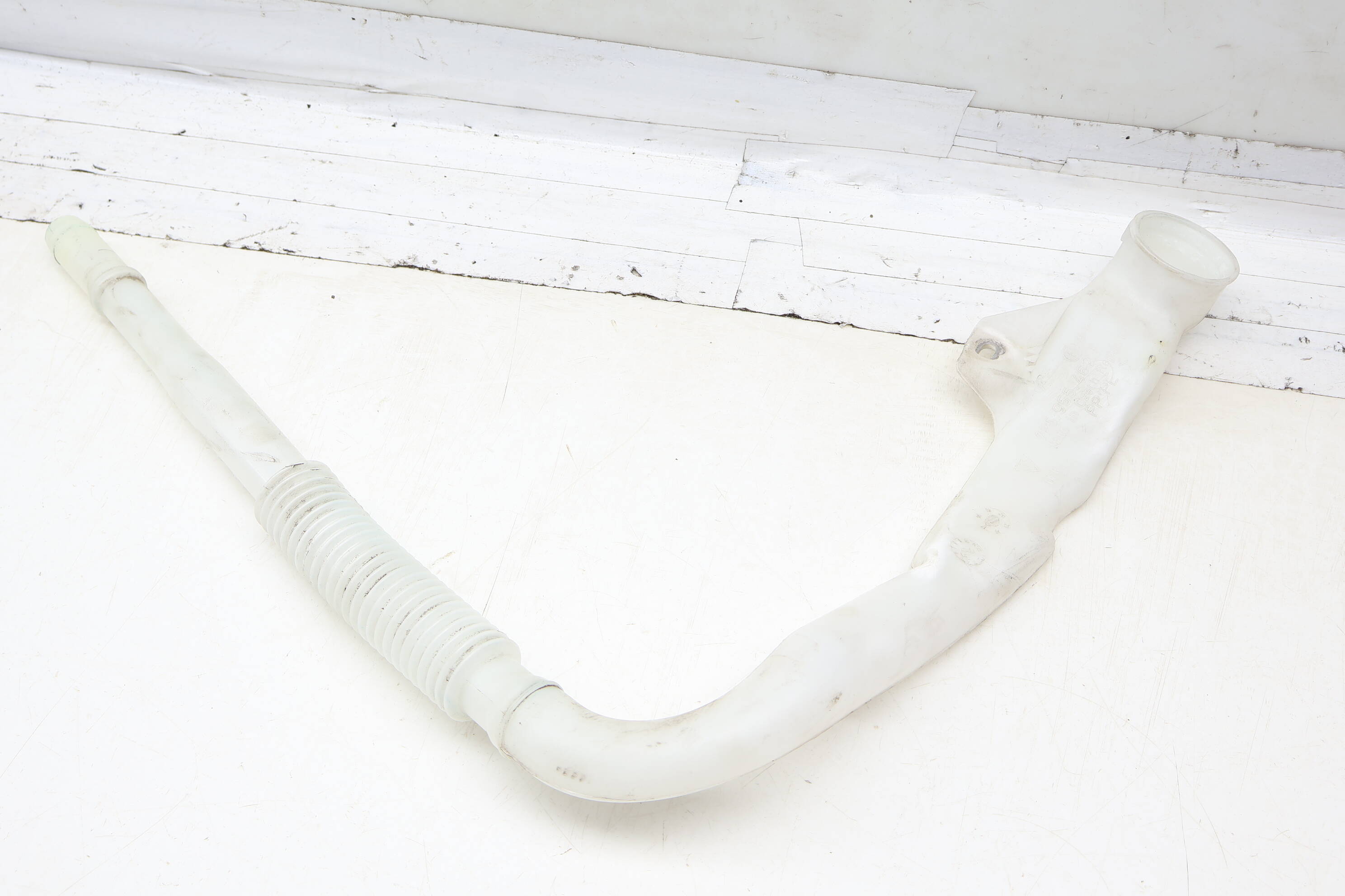 Windshield Washer Reservoir Filler Tube / Neck 7P5955462F