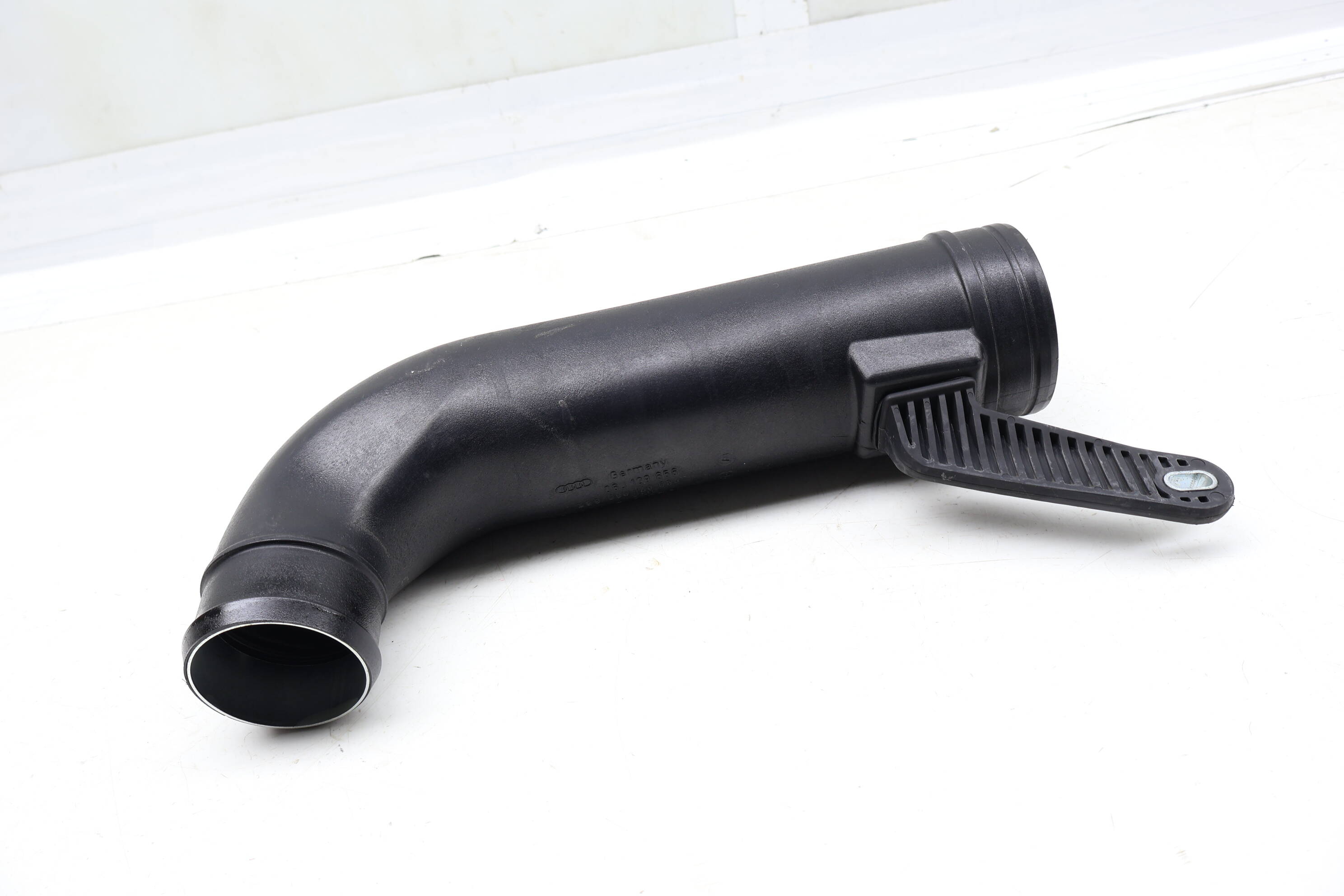 Turbo Air Hose / Tube / Duct 06J129654