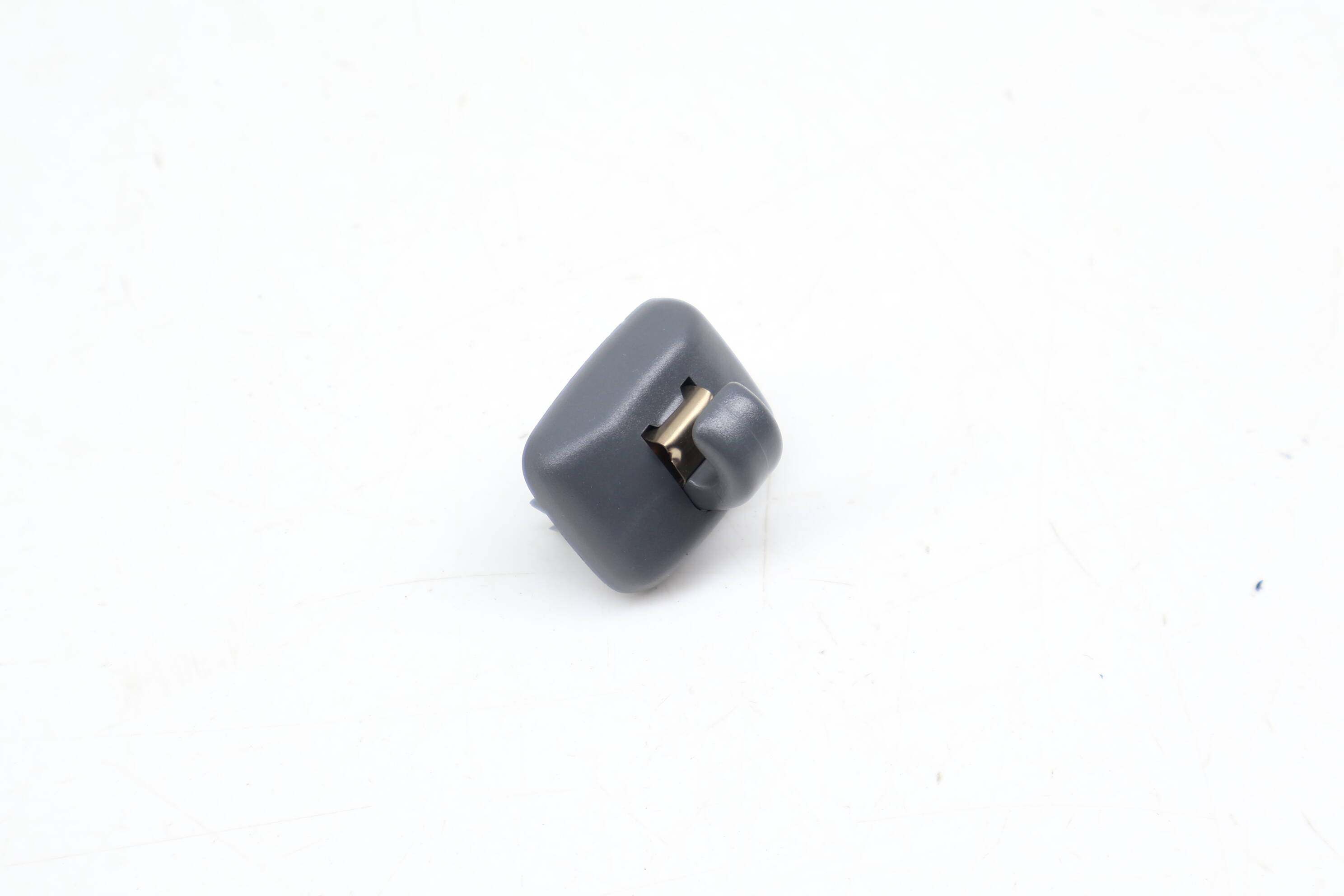 Sun Visor Clip / Bracket 8W0857562A