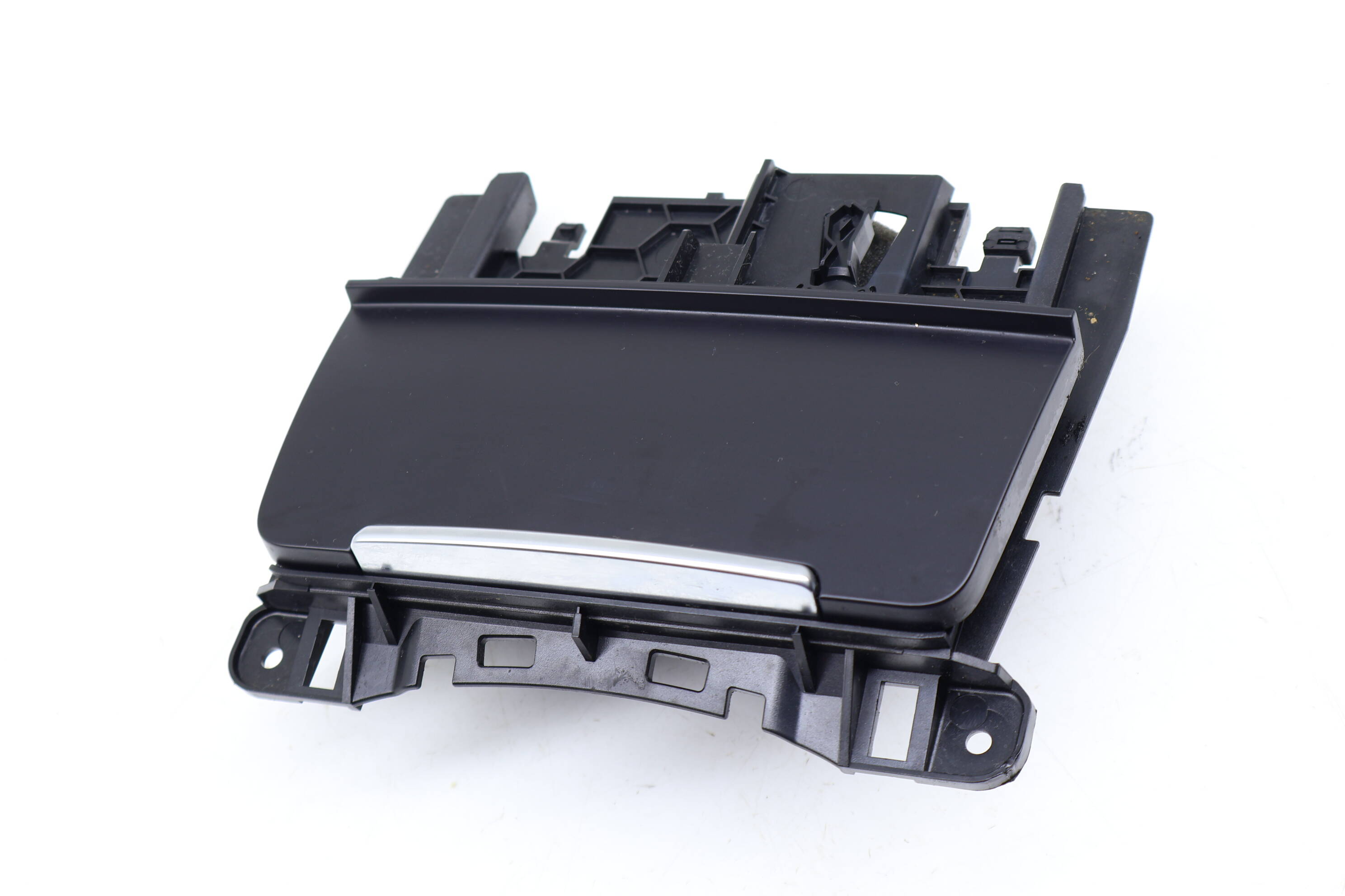 Ashtray / Ash Tray Assembly 8K0857951C