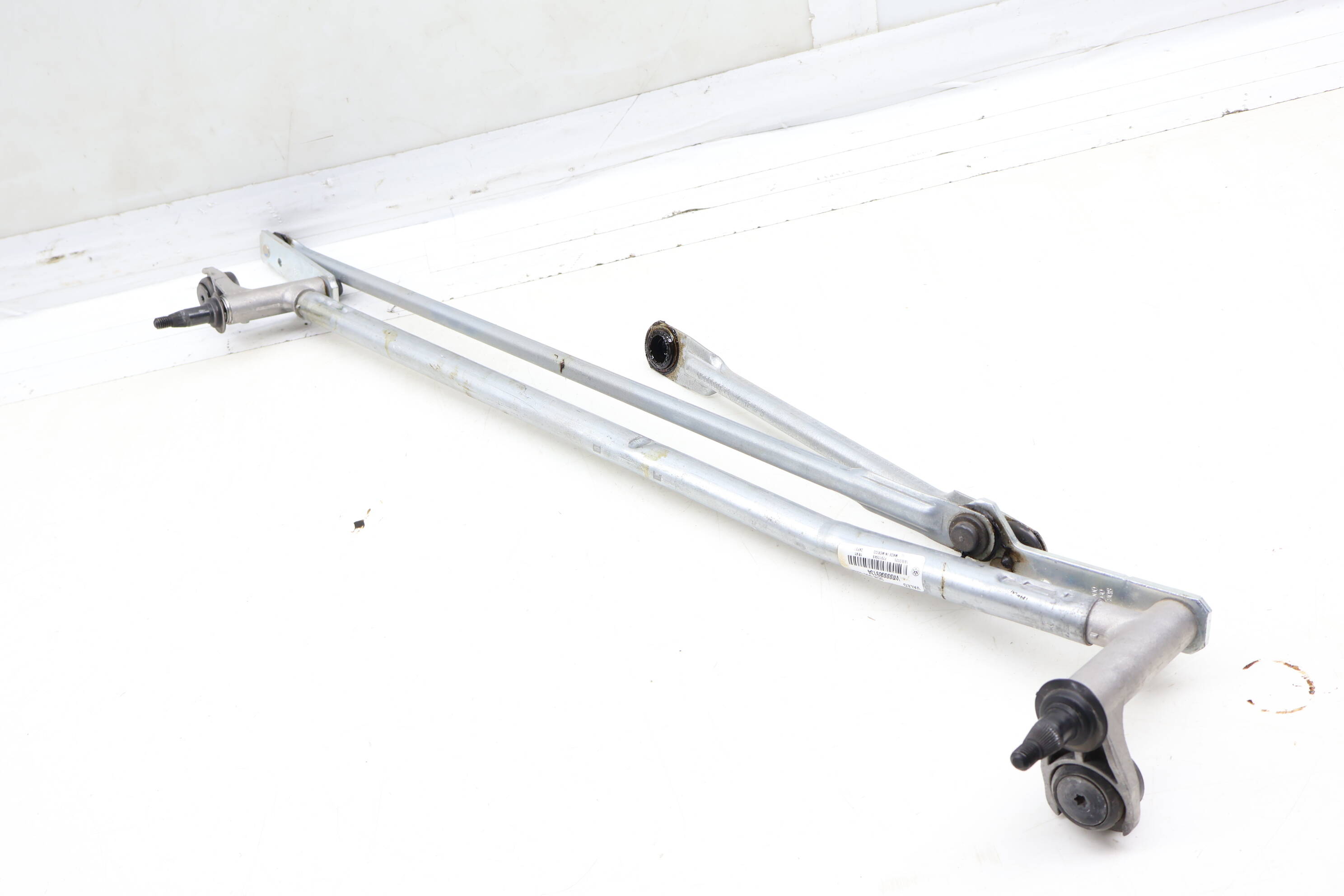 Windshield Wiper Transmission / Bracket 3CN955023A