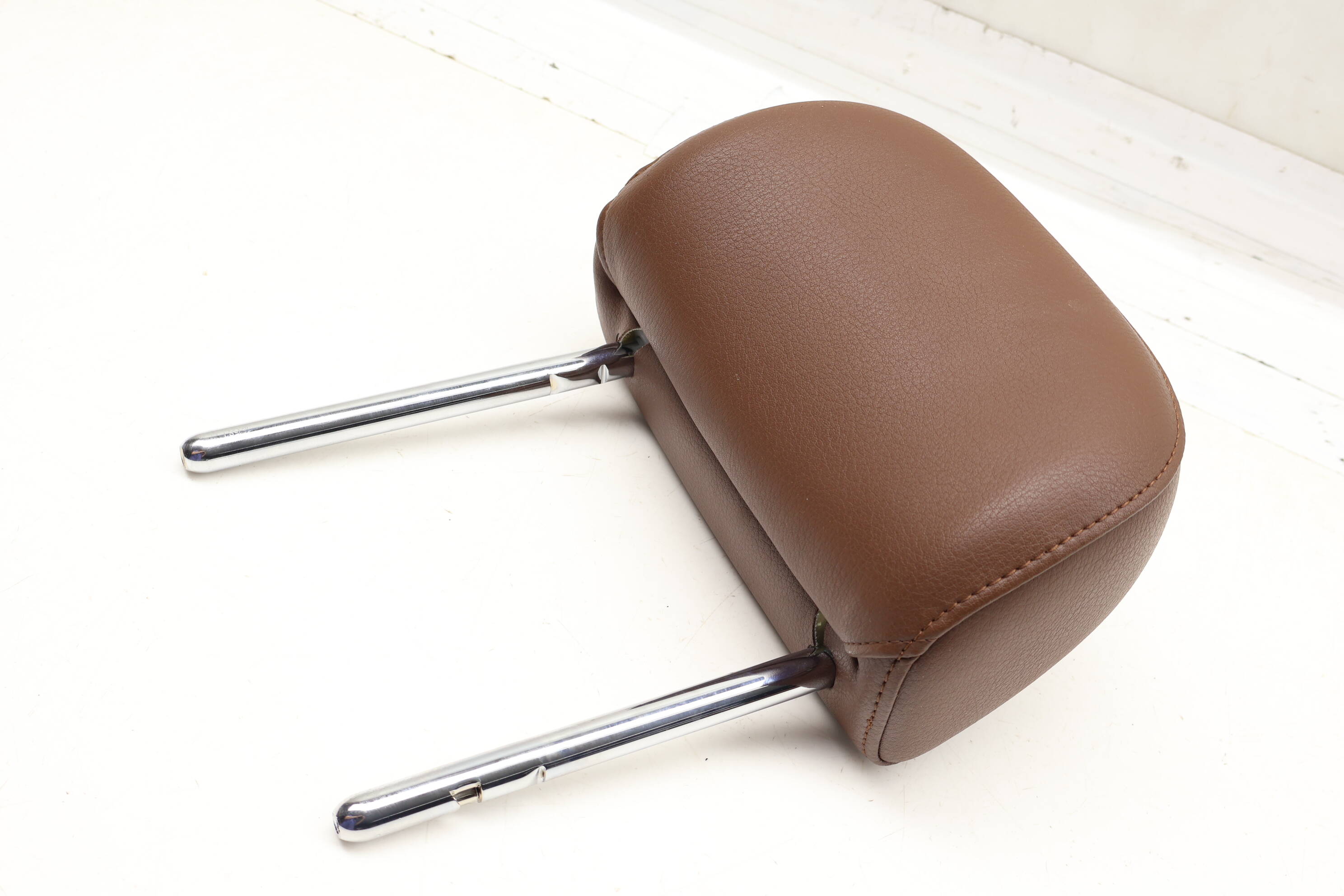 Headrest / Head Rest (2Nd Row) 4M0883901J