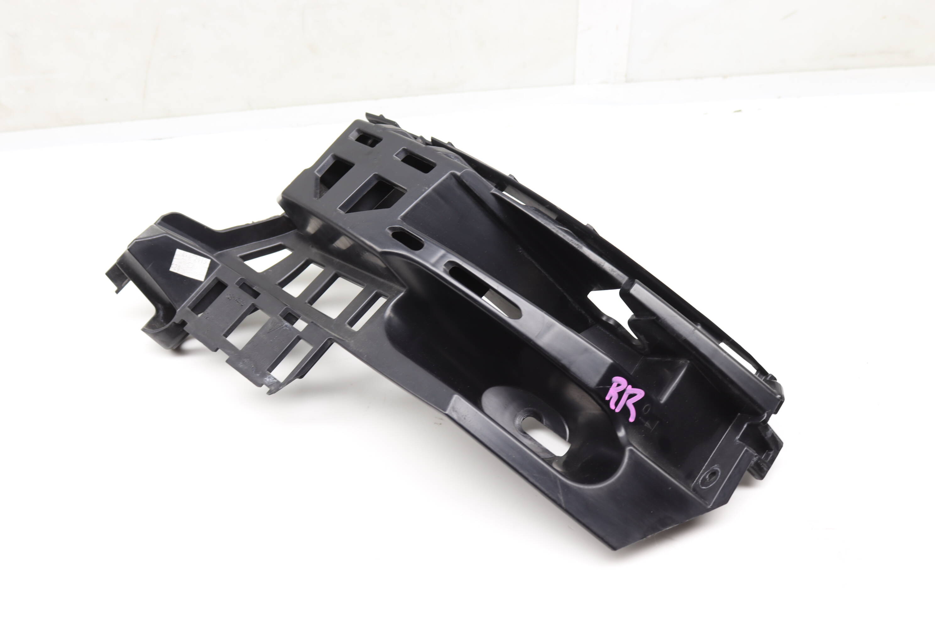 Porsche Rear Right Bumper Mount Bracket (Macan) 95B807572