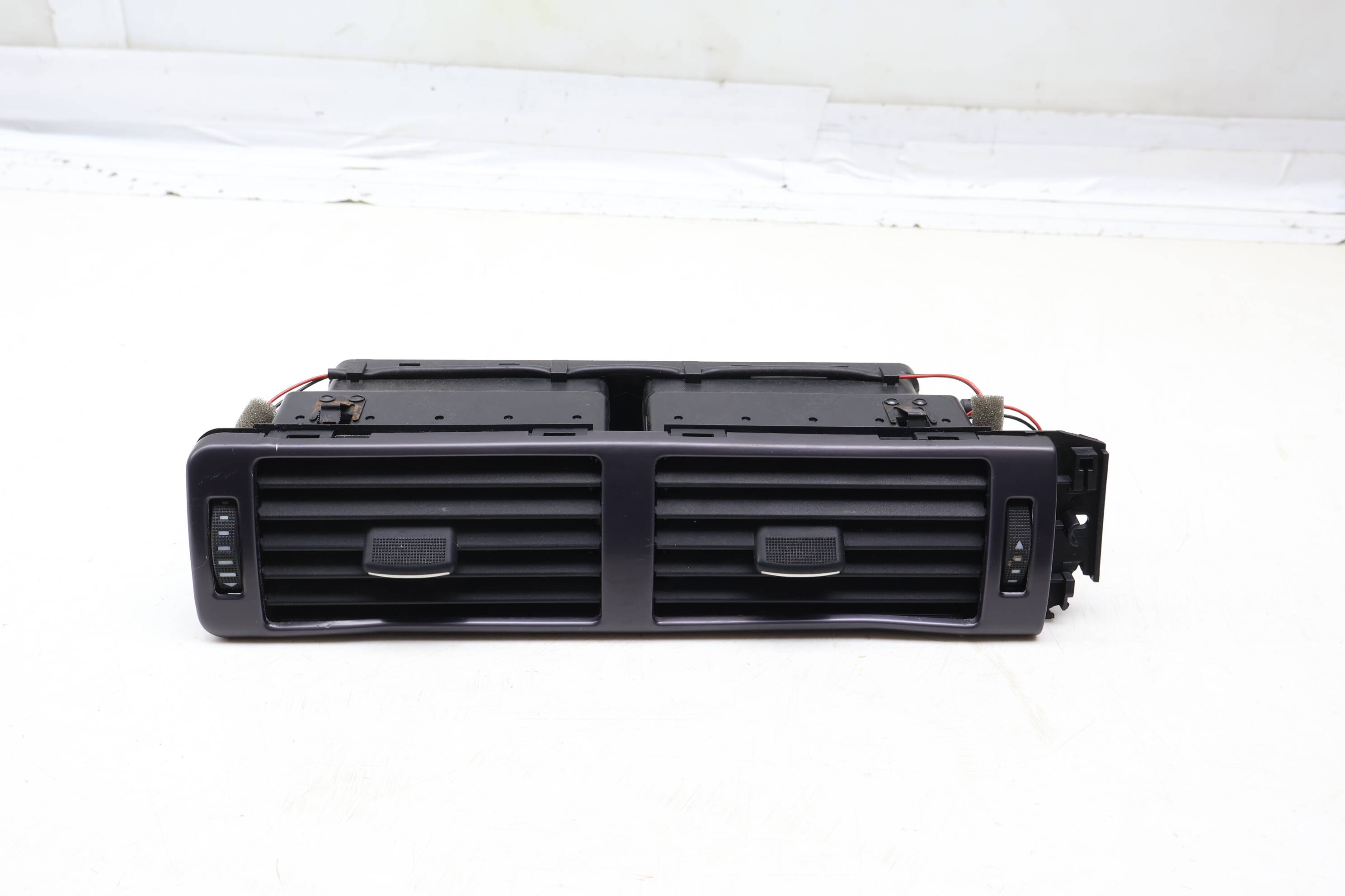 Center Dash Air Vent 4B1820951