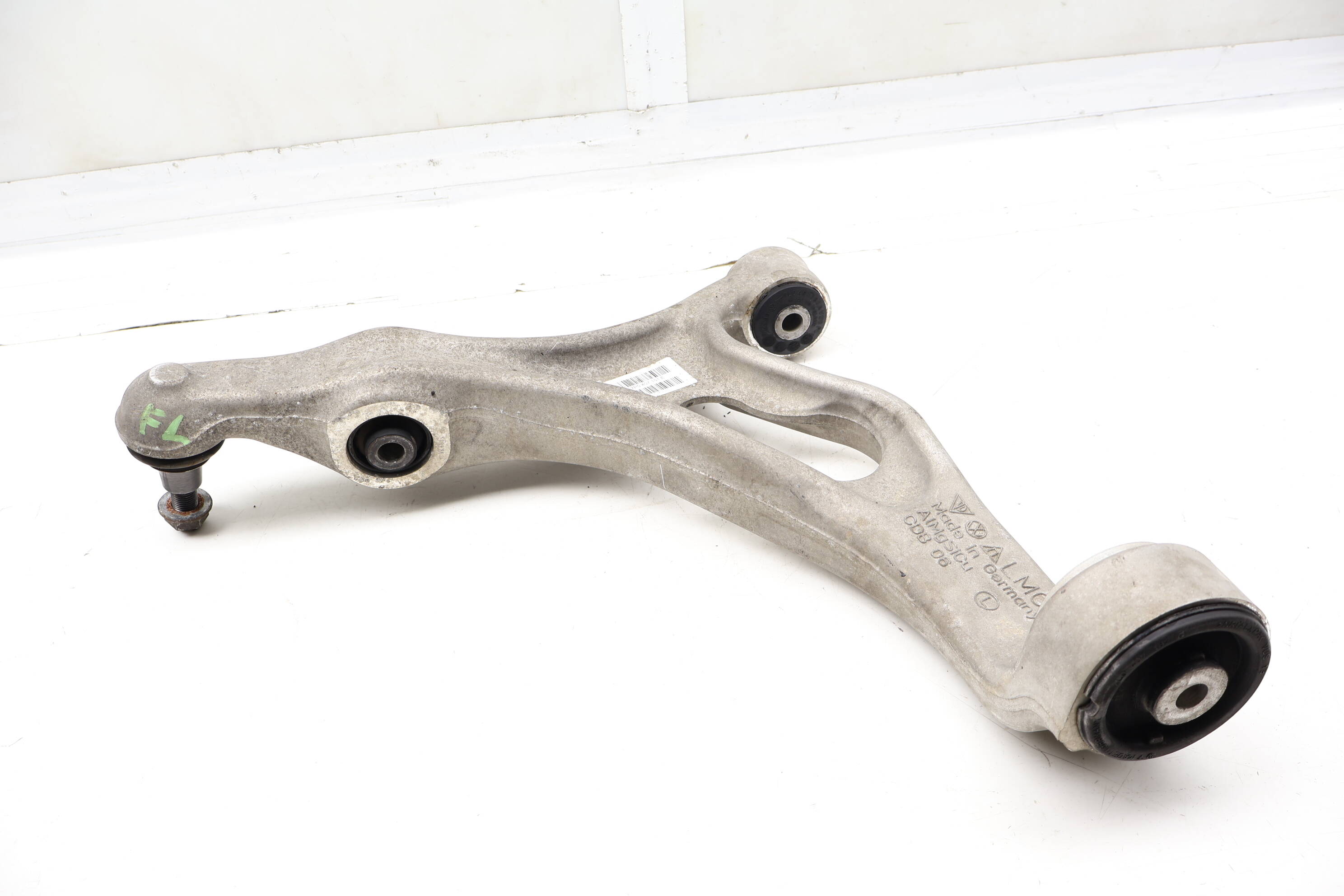 Lower Control Arm 7P0407151E