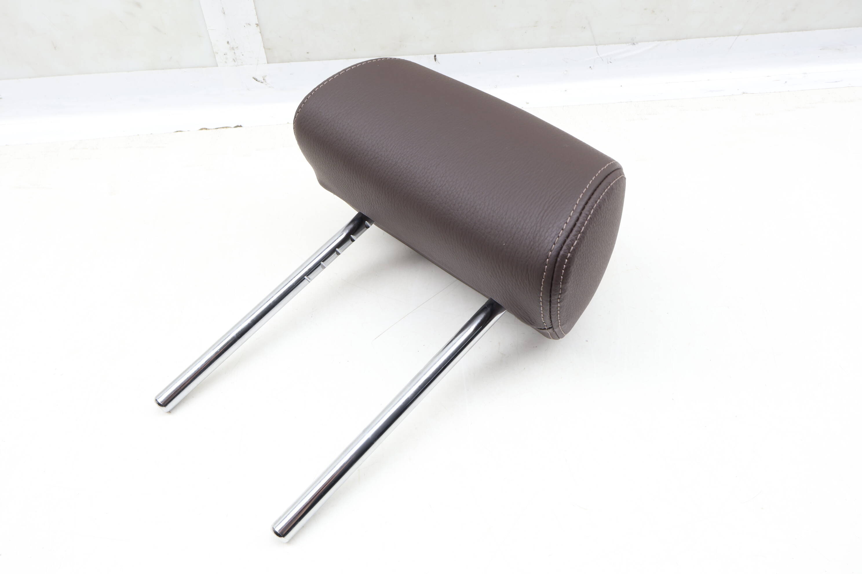 Headrest / Head Rest (Outer) 52207349415