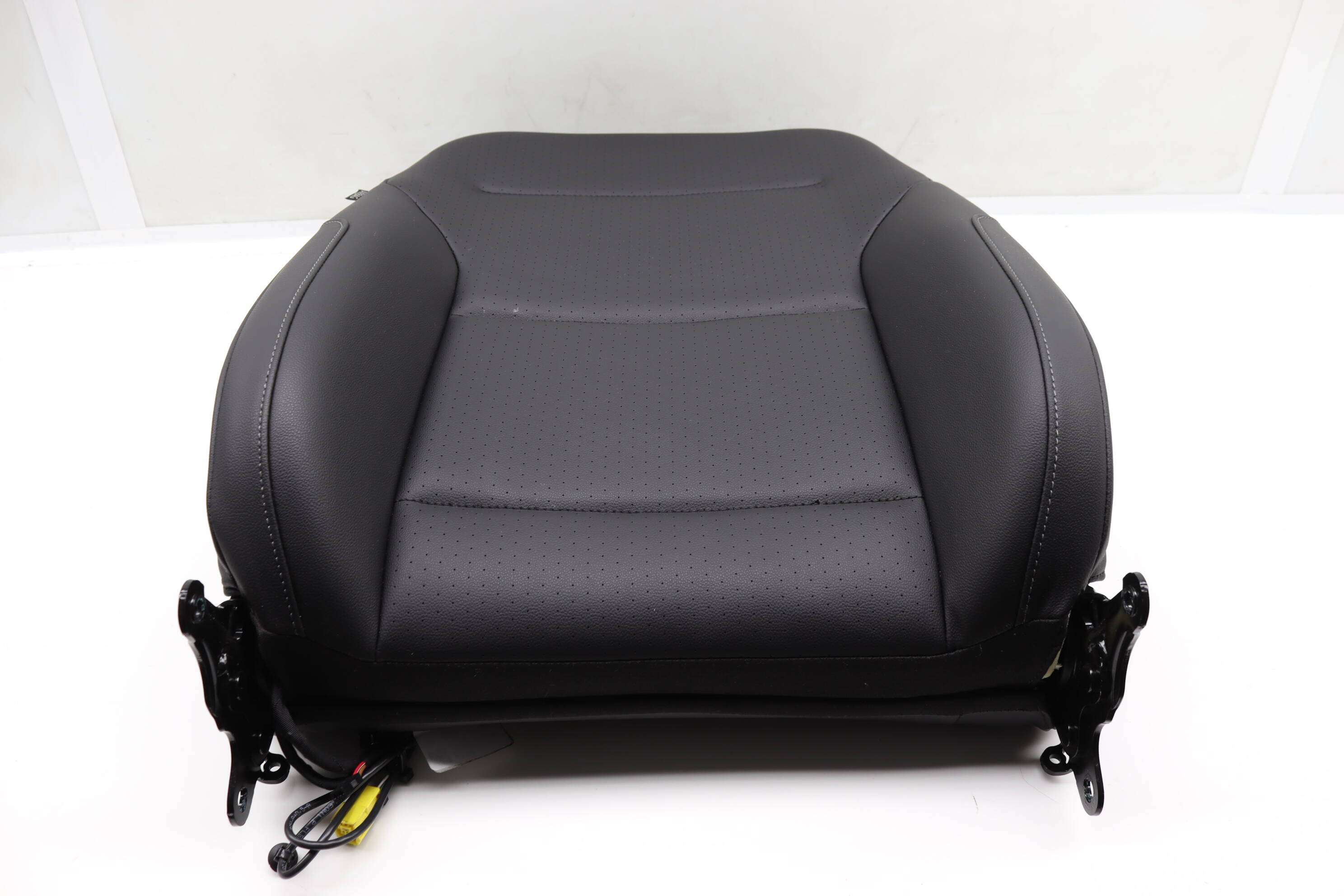 Upper Seat Backrest Cushion Assembly 5GM881806AG