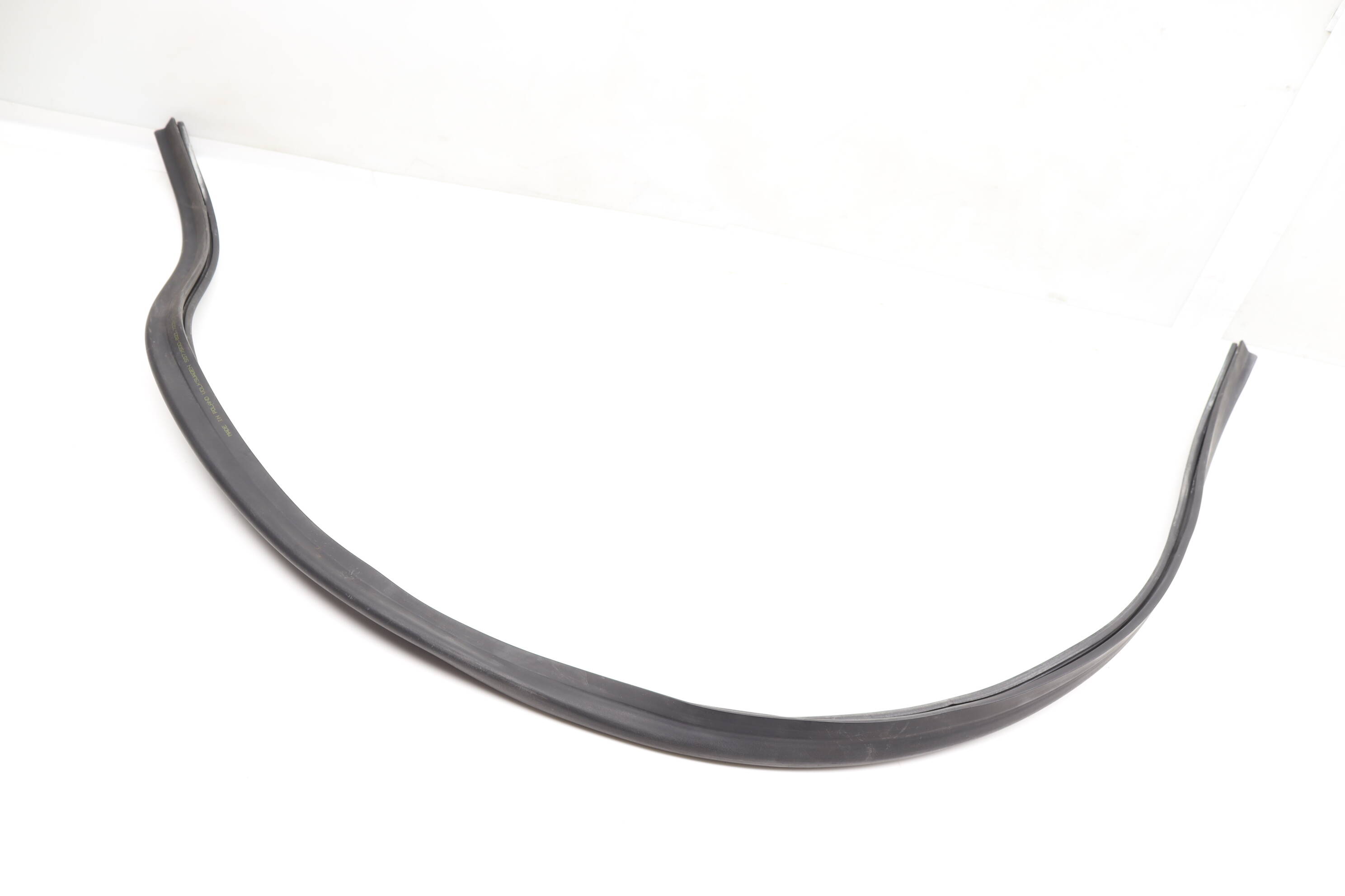 Rain Tray Seal / Hood Weather Stripping 5G0823723B