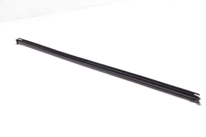 Inner Door / Window Slot Seal 5GM837480B main product photo
