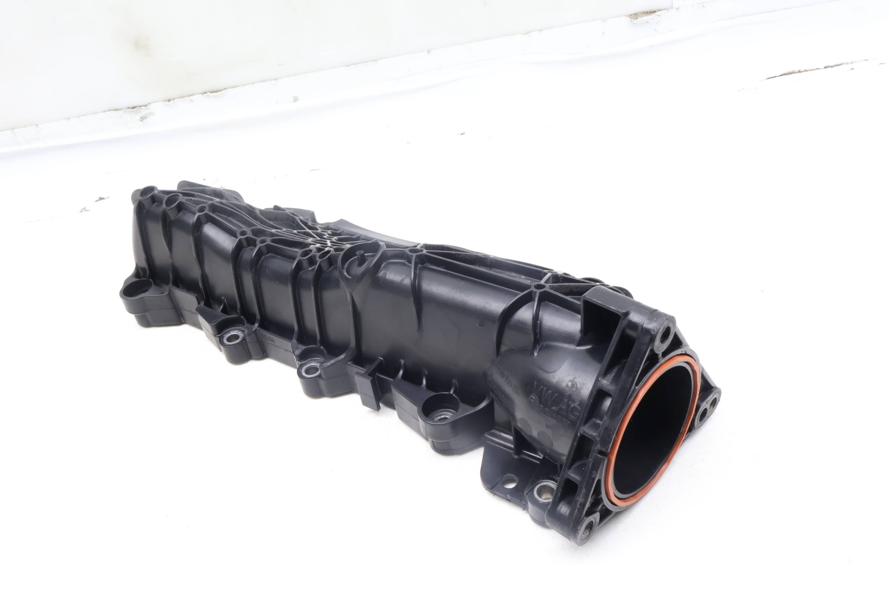 Intake Manifold 06M133267P